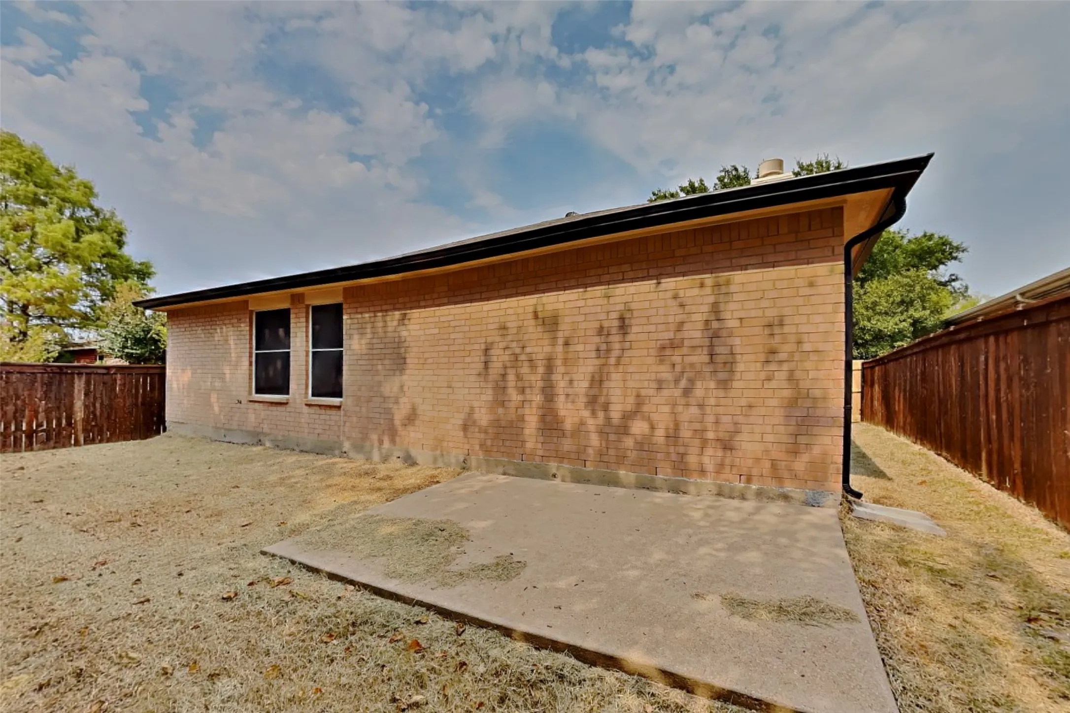 Single Family Residence For Rent in Tarrant County , 520 Hollyberry Drive, Mansfield, Texas 76063, 3 Bedroom, 2 Bathroom, 2 Garage spaces, 1,460 Sqft, built in 2000, mls#21372923, Real Estate Agent in Mansfield, Homes For Rent in Tarrant county, Homes For Rent in Mansfield, Realtor in Mansfield Texas, Real Estate Brokerage Independent Realty Texas, Luminita Cordes Realtor