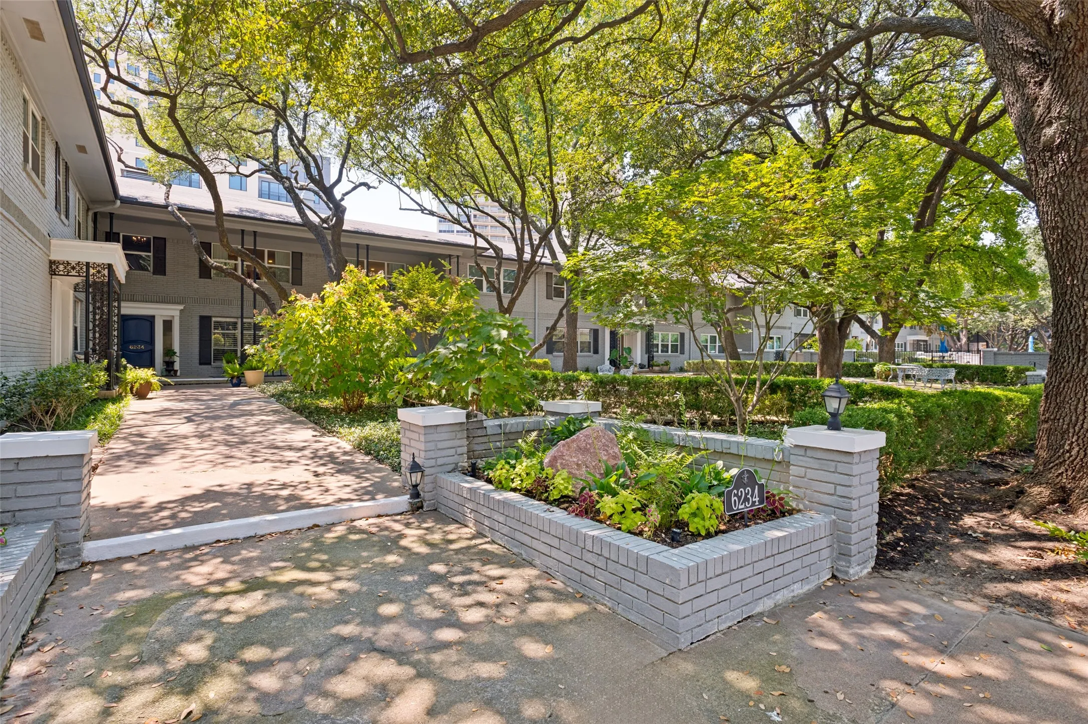 Condominium For Sale in Dallas County , 6234 Bandera Avenue D, Dallas, Texas 75225, 2 Bedroom, 3 Bathroom, Garage spaces, 1,594 Sqft, built in 1958, mls#21372882, Real Estate Agent in Dallas, Homes For Sale in Dallas county, Homes For Sale in Dallas, Realtor in Dallas Texas, Real Estate Brokerage Independent Realty Texas, Luminita Cordes Realtor