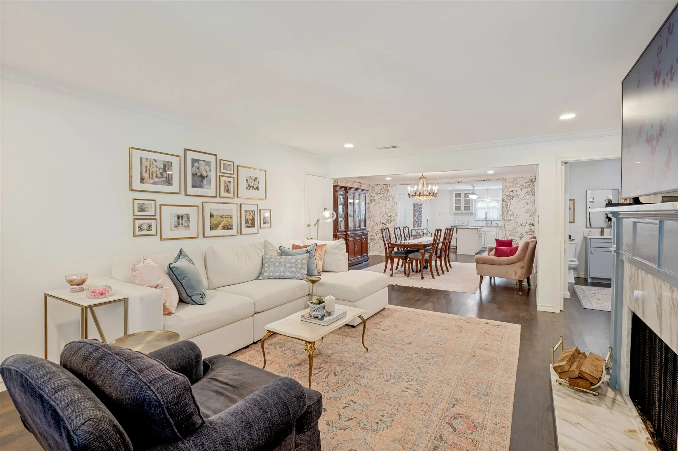 Condominium For Sale in Dallas County , 6234 Bandera Avenue D, Dallas, Texas 75225, 2 Bedroom, 3 Bathroom, Garage spaces, 1,594 Sqft, built in 1958, mls#21372882, Real Estate Agent in Dallas, Homes For Sale in Dallas county, Homes For Sale in Dallas, Realtor in Dallas Texas, Real Estate Brokerage Independent Realty Texas, Luminita Cordes Realtor