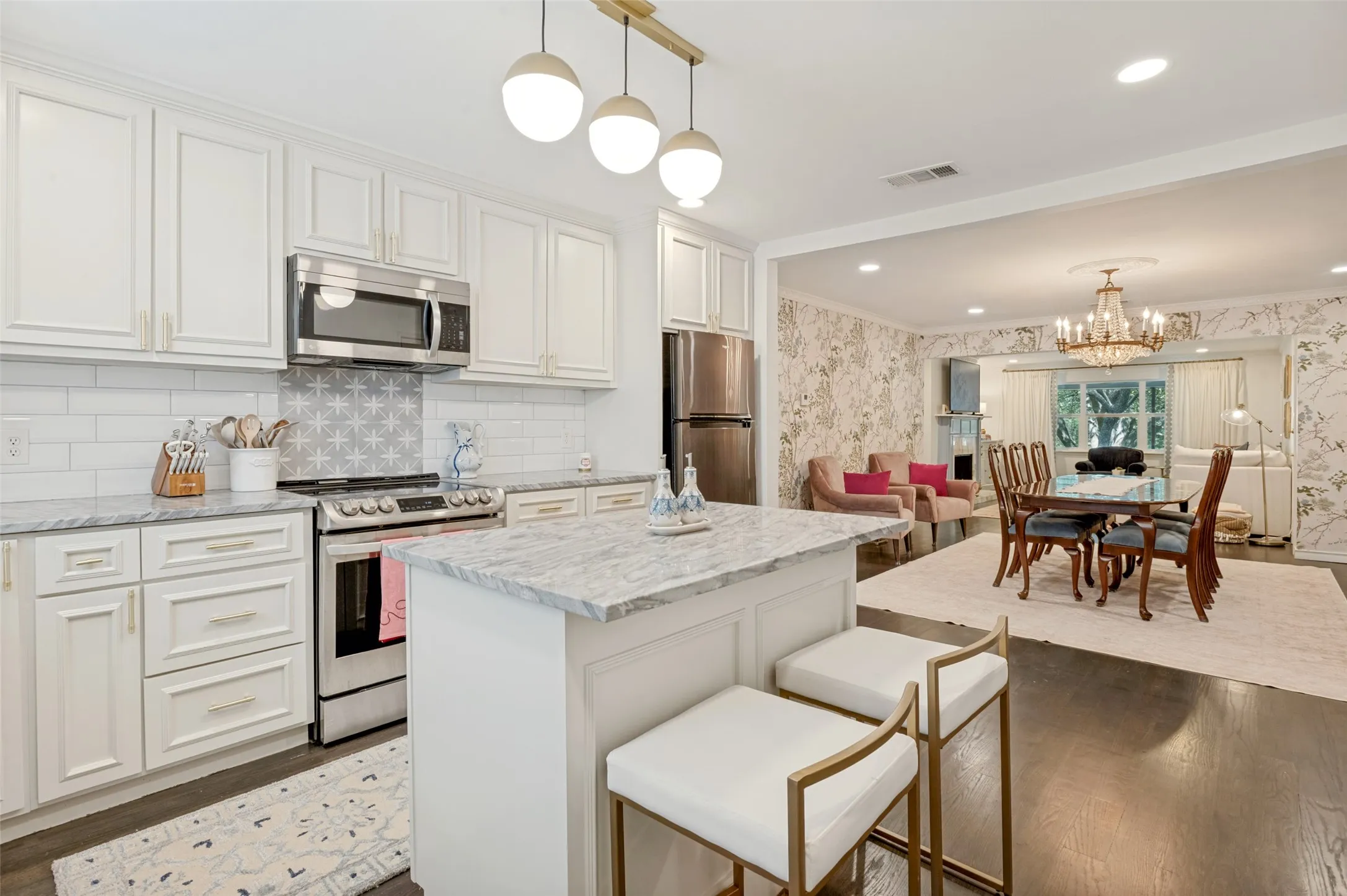 Condominium For Sale in Dallas County , 6234 Bandera Avenue D, Dallas, Texas 75225, 2 Bedroom, 3 Bathroom, Garage spaces, 1,594 Sqft, built in 1958, mls#21372882, Real Estate Agent in Dallas, Homes For Sale in Dallas county, Homes For Sale in Dallas, Realtor in Dallas Texas, Real Estate Brokerage Independent Realty Texas, Luminita Cordes Realtor