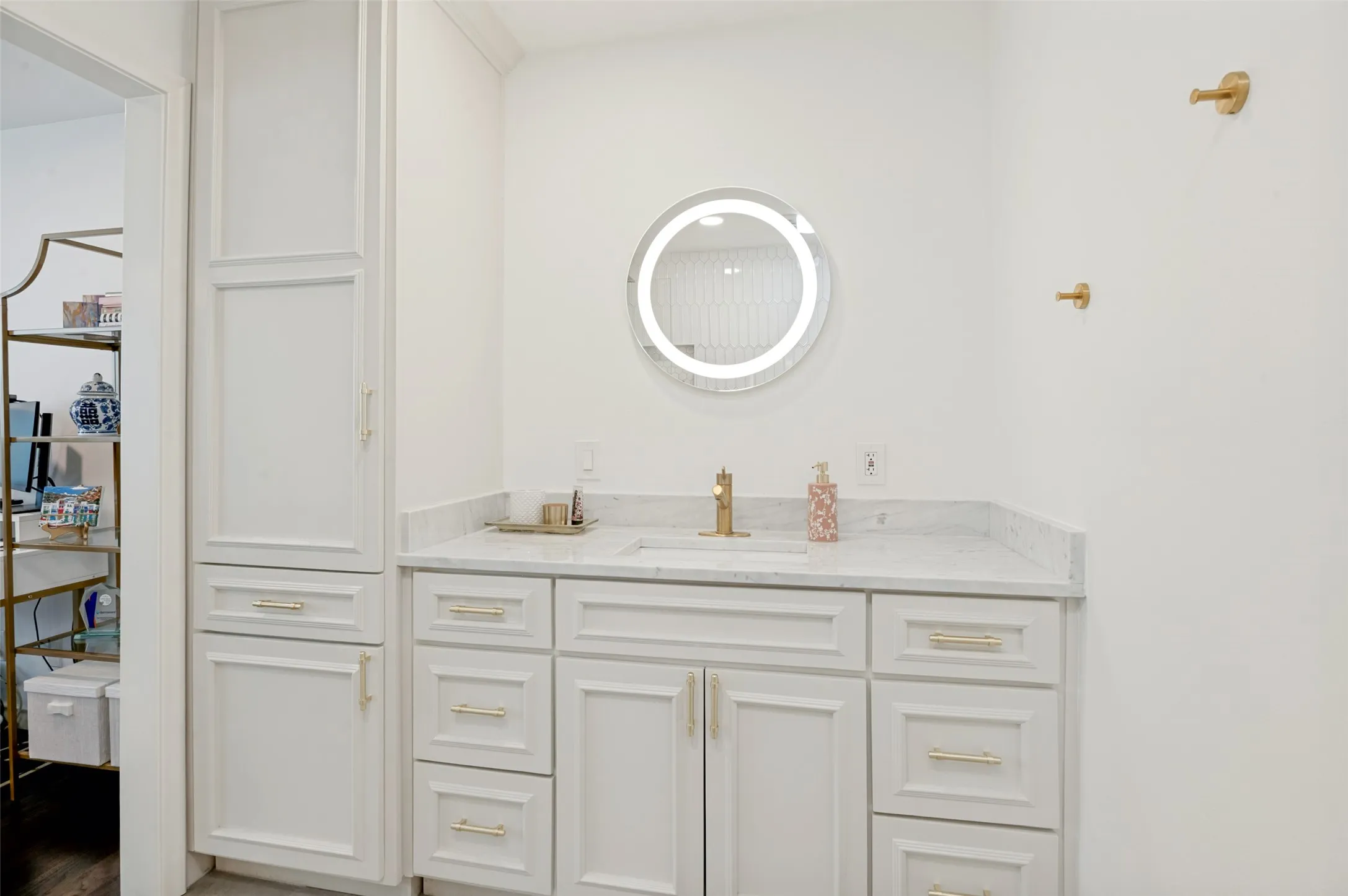 Condominium For Sale in Dallas County , 6234 Bandera Avenue D, Dallas, Texas 75225, 2 Bedroom, 3 Bathroom, Garage spaces, 1,594 Sqft, built in 1958, mls#21372882, Real Estate Agent in Dallas, Homes For Sale in Dallas county, Homes For Sale in Dallas, Realtor in Dallas Texas, Real Estate Brokerage Independent Realty Texas, Luminita Cordes Realtor