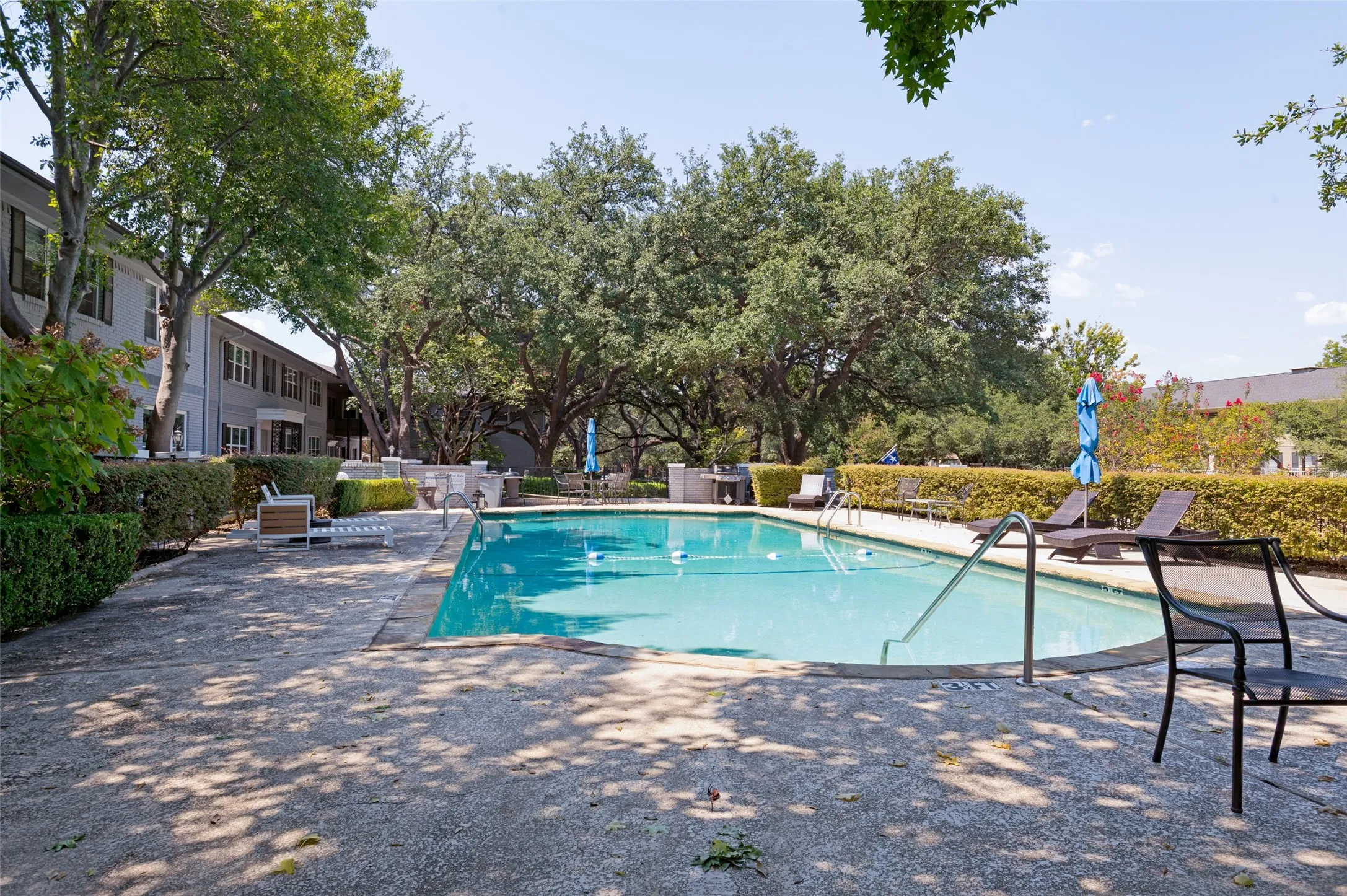 Condominium For Sale in Dallas County , 6234 Bandera Avenue D, Dallas, Texas 75225, 2 Bedroom, 3 Bathroom, Garage spaces, 1,594 Sqft, built in 1958, mls#21372882, Real Estate Agent in Dallas, Homes For Sale in Dallas county, Homes For Sale in Dallas, Realtor in Dallas Texas, Real Estate Brokerage Independent Realty Texas, Luminita Cordes Realtor