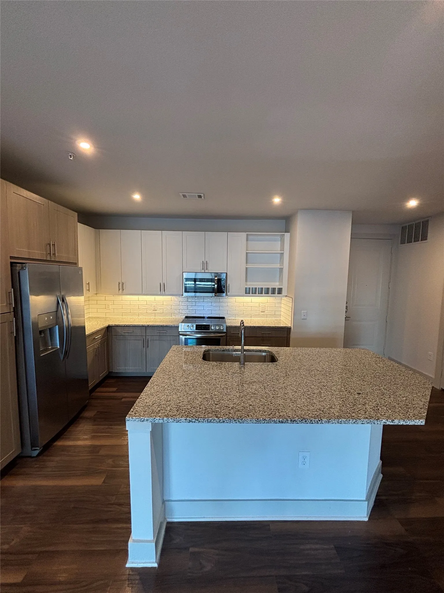 Apartment For Rent in Collin County , 6303 Frisco Square Boulevard 357, Frisco, Texas 75034, 1 Bedroom, 1 Bathroom, 1 Garage spaces, 856 Sqft, built in 2020, mls#21372933, Real Estate Agent in Frisco, Homes For Rent in Collin county, Homes For Rent in Frisco, Realtor in Frisco Texas, Real Estate Brokerage Independent Realty Texas, Luminita Cordes Realtor