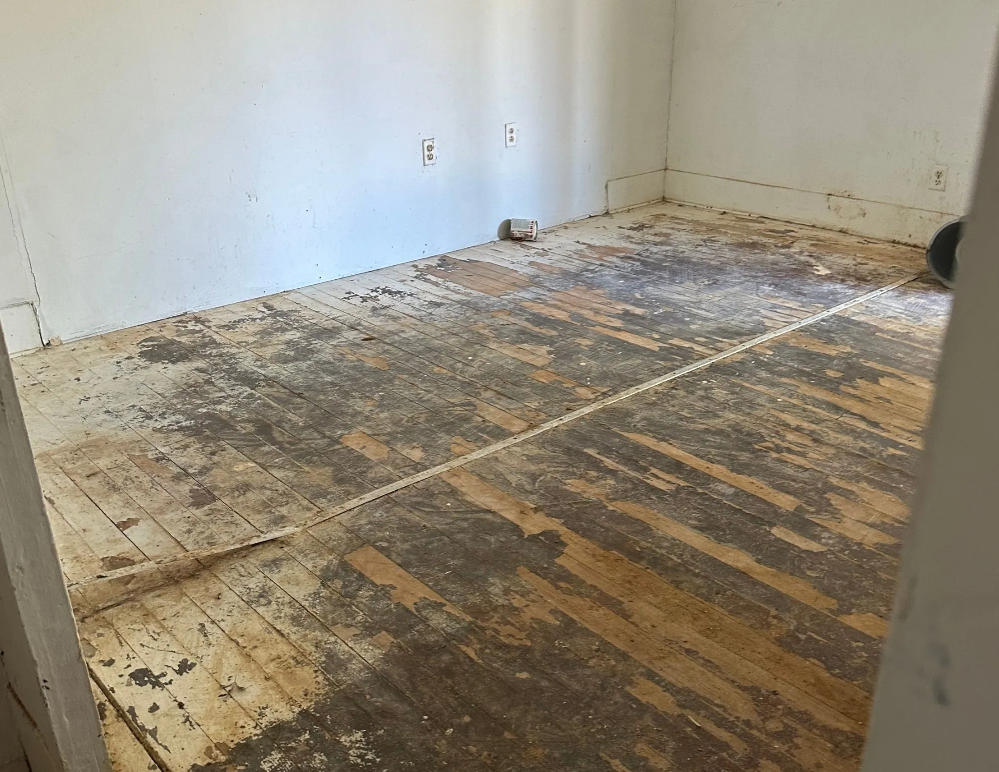 Single Family Residence For Sale in Hill County , 106 N Wesley Street, Itasca, Texas 76055, 5 Bedroom, 3 Bathroom, Garage spaces, 2,366 Sqft, built in 1900, mls#21372934, Real Estate Agent in Itasca, Homes For Sale in Hill county, Homes For Sale in Itasca, Realtor in Itasca Texas, Real Estate Brokerage Independent Realty Texas, Luminita Cordes Realtor