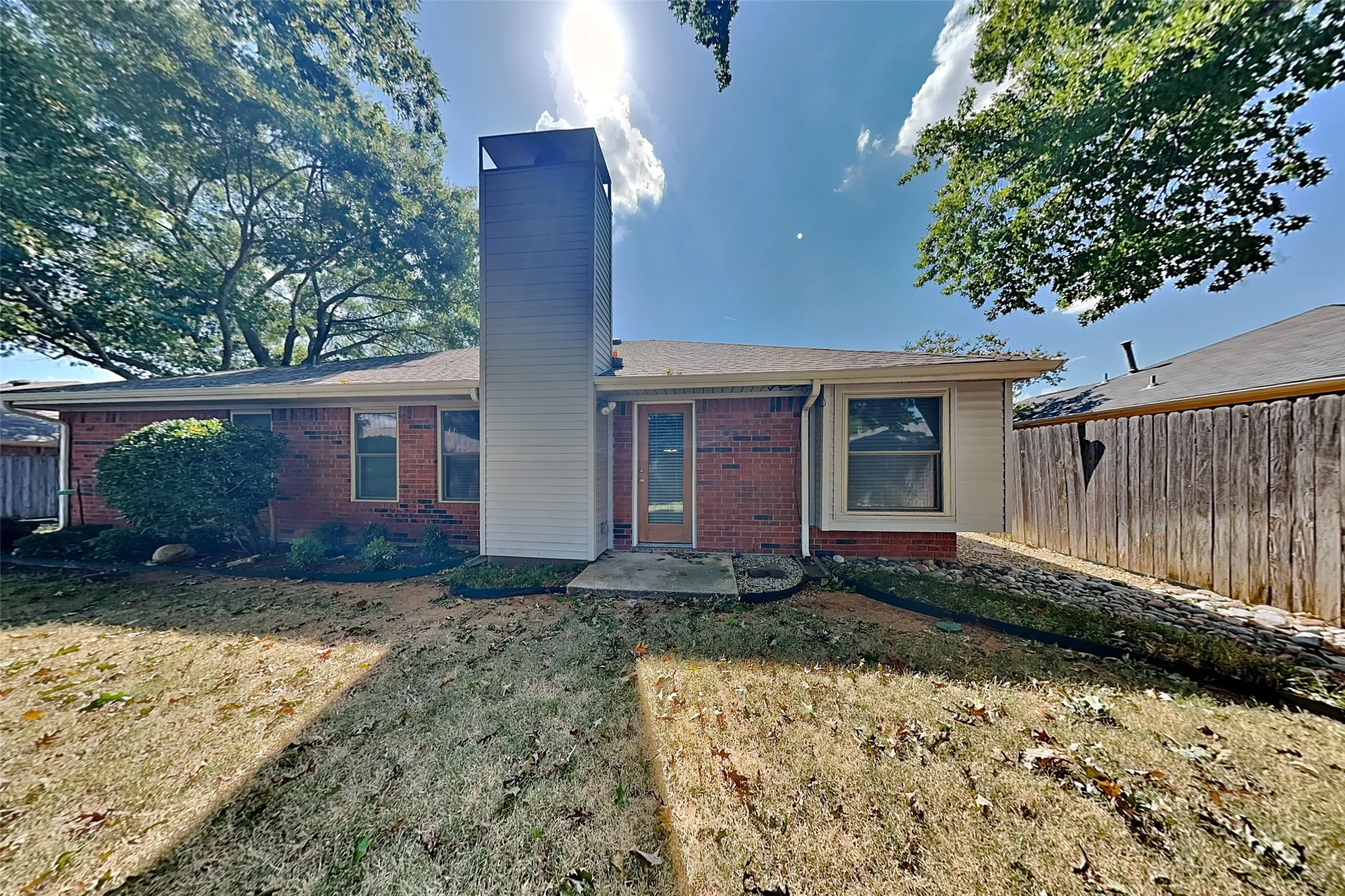 Single Family Residence For Rent in Denton County , 2613 Forestview Drive, Corinth, Texas 76210, 3 Bedroom, 2 Bathroom, 2 Garage spaces, 1,515 Sqft, built in 1986, mls#21372939, Real Estate Agent in Corinth, Homes For Rent in Denton county, Homes For Rent in Corinth, Realtor in Corinth Texas, Real Estate Brokerage Independent Realty Texas, Luminita Cordes Realtor