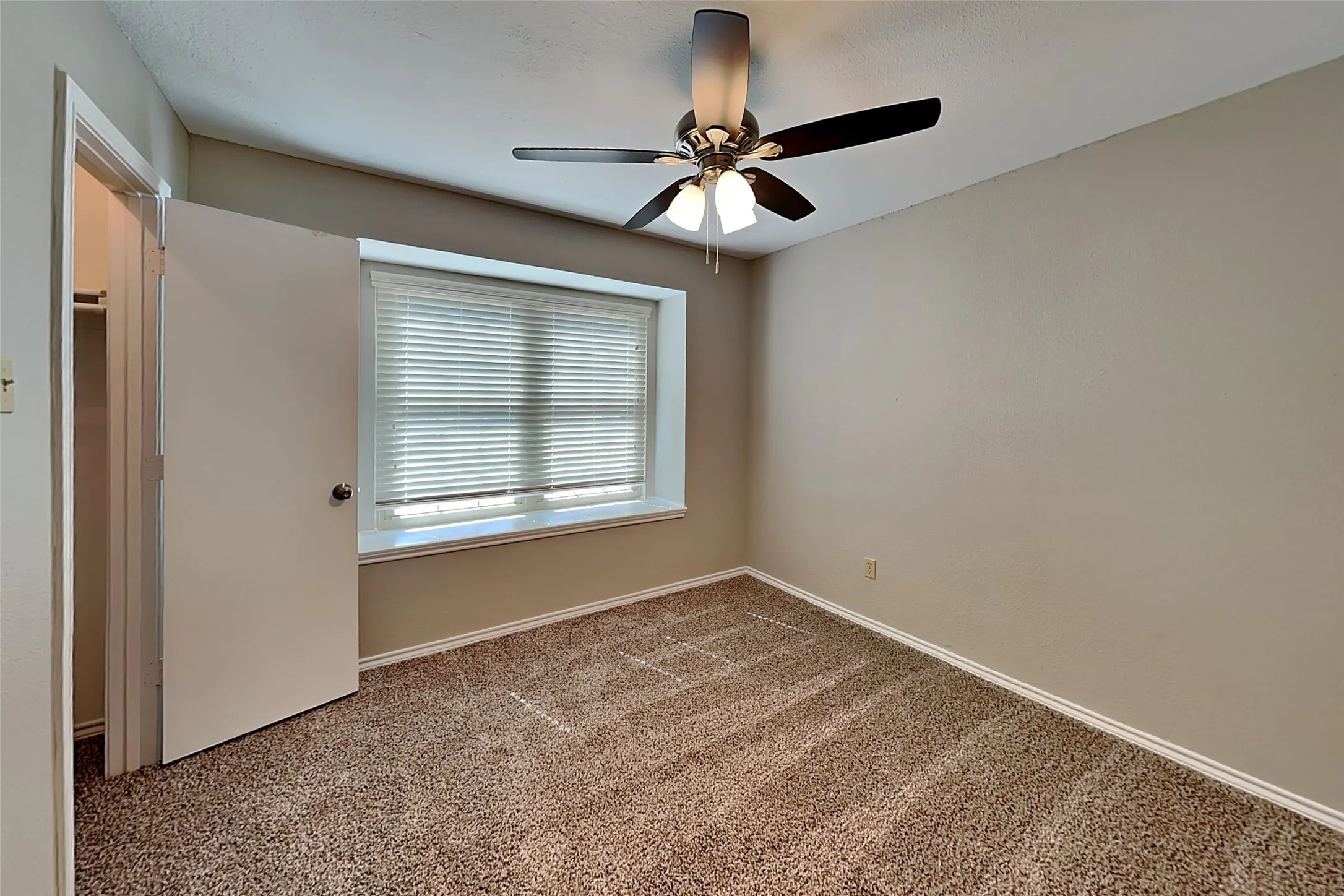 Single Family Residence For Rent in Denton County , 2613 Forestview Drive, Corinth, Texas 76210, 3 Bedroom, 2 Bathroom, 2 Garage spaces, 1,515 Sqft, built in 1986, mls#21372939, Real Estate Agent in Corinth, Homes For Rent in Denton county, Homes For Rent in Corinth, Realtor in Corinth Texas, Real Estate Brokerage Independent Realty Texas, Luminita Cordes Realtor