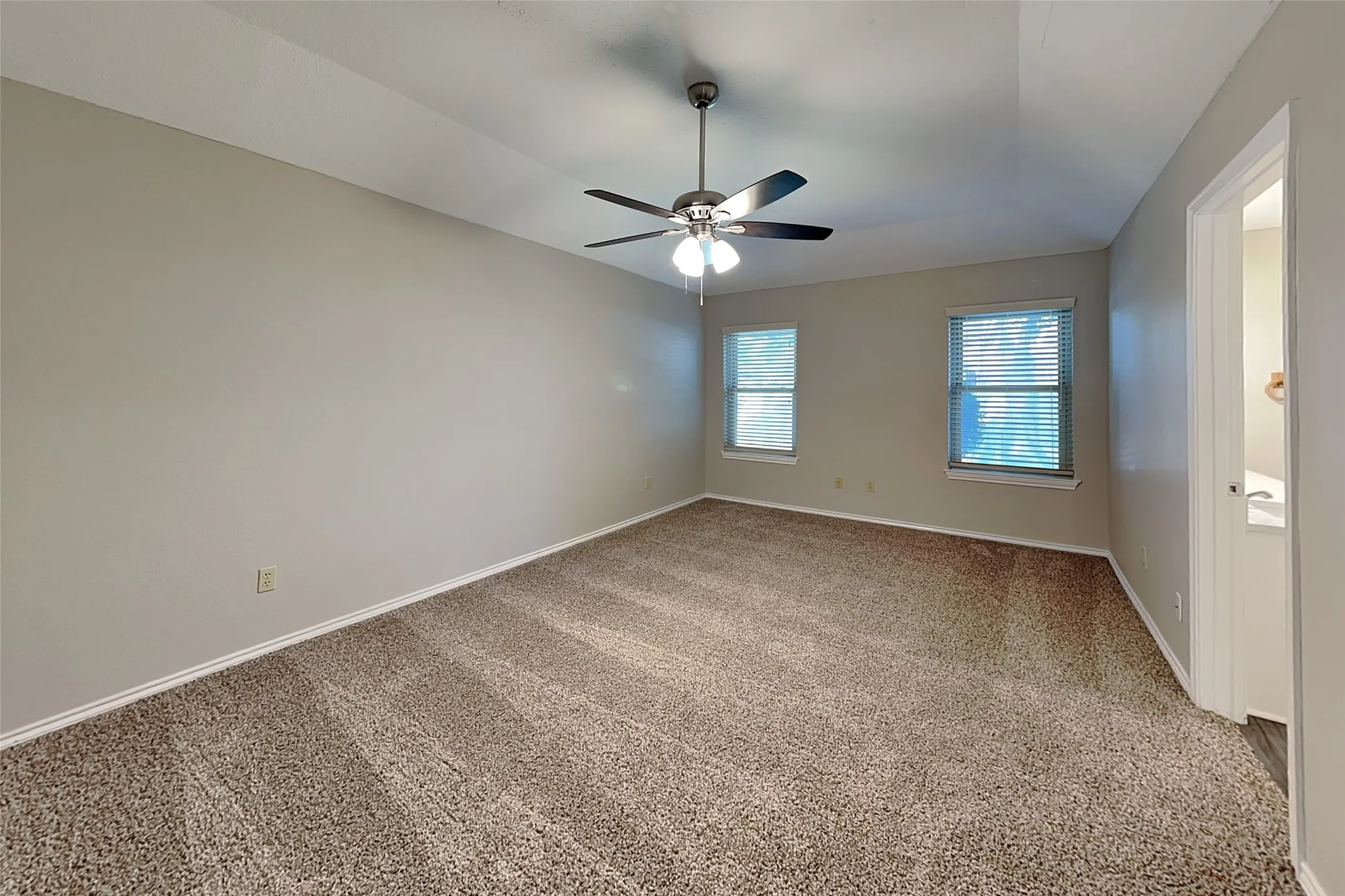 Single Family Residence For Rent in Denton County , 2613 Forestview Drive, Corinth, Texas 76210, 3 Bedroom, 2 Bathroom, 2 Garage spaces, 1,515 Sqft, built in 1986, mls#21372939, Real Estate Agent in Corinth, Homes For Rent in Denton county, Homes For Rent in Corinth, Realtor in Corinth Texas, Real Estate Brokerage Independent Realty Texas, Luminita Cordes Realtor