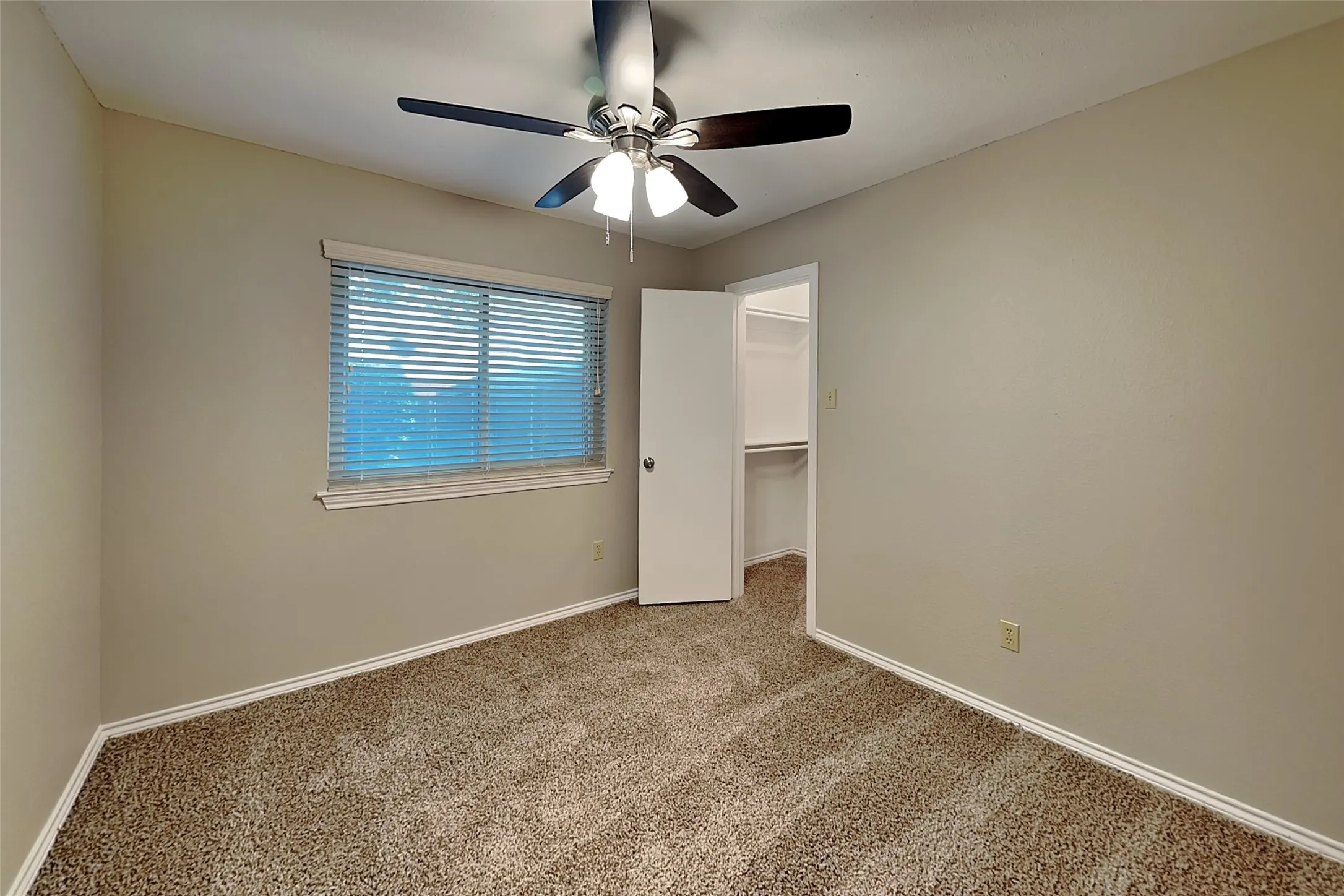 Single Family Residence For Rent in Denton County , 2613 Forestview Drive, Corinth, Texas 76210, 3 Bedroom, 2 Bathroom, 2 Garage spaces, 1,515 Sqft, built in 1986, mls#21372939, Real Estate Agent in Corinth, Homes For Rent in Denton county, Homes For Rent in Corinth, Realtor in Corinth Texas, Real Estate Brokerage Independent Realty Texas, Luminita Cordes Realtor