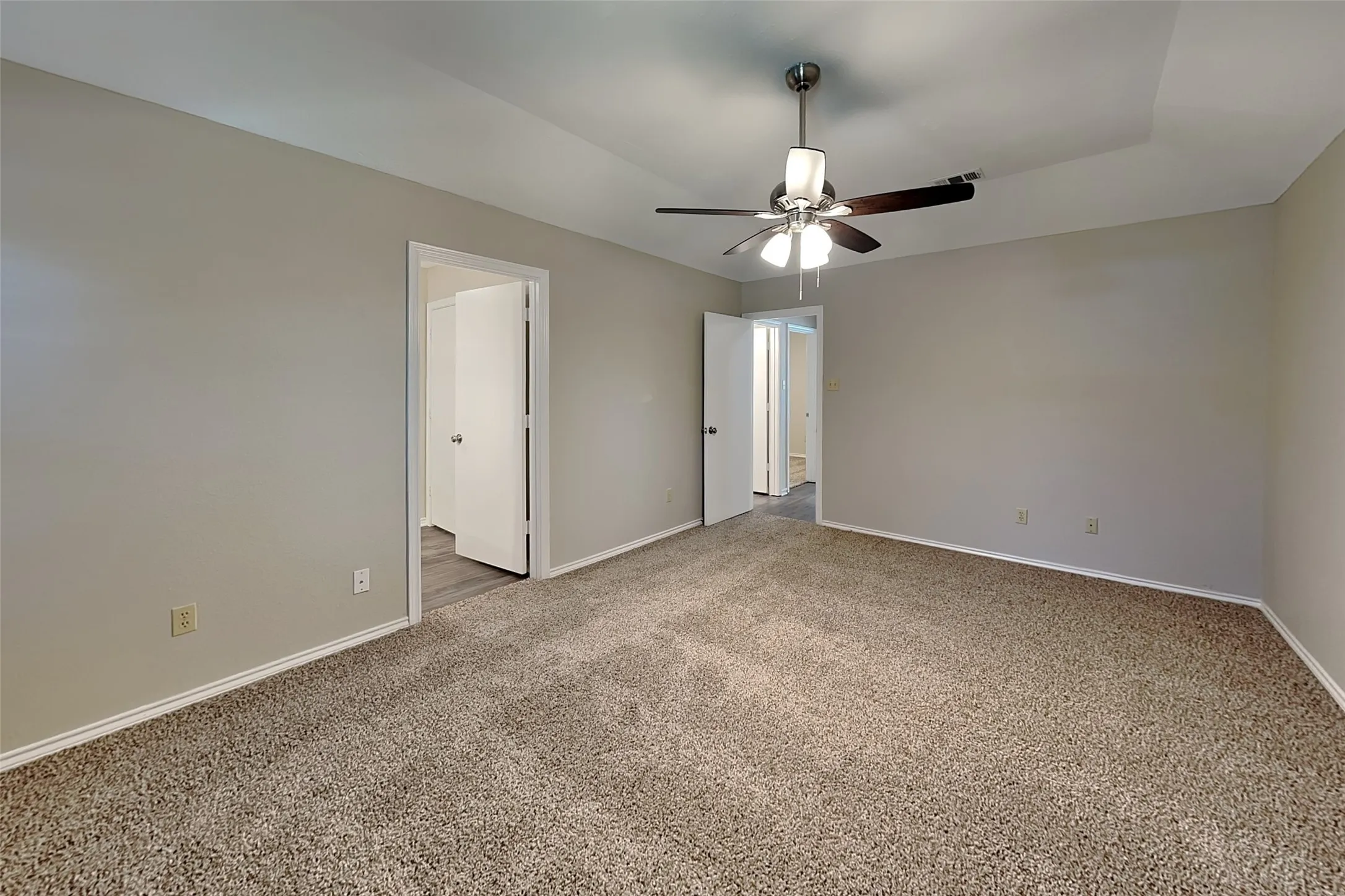 Single Family Residence For Rent in Denton County , 2613 Forestview Drive, Corinth, Texas 76210, 3 Bedroom, 2 Bathroom, 2 Garage spaces, 1,515 Sqft, built in 1986, mls#21372939, Real Estate Agent in Corinth, Homes For Rent in Denton county, Homes For Rent in Corinth, Realtor in Corinth Texas, Real Estate Brokerage Independent Realty Texas, Luminita Cordes Realtor