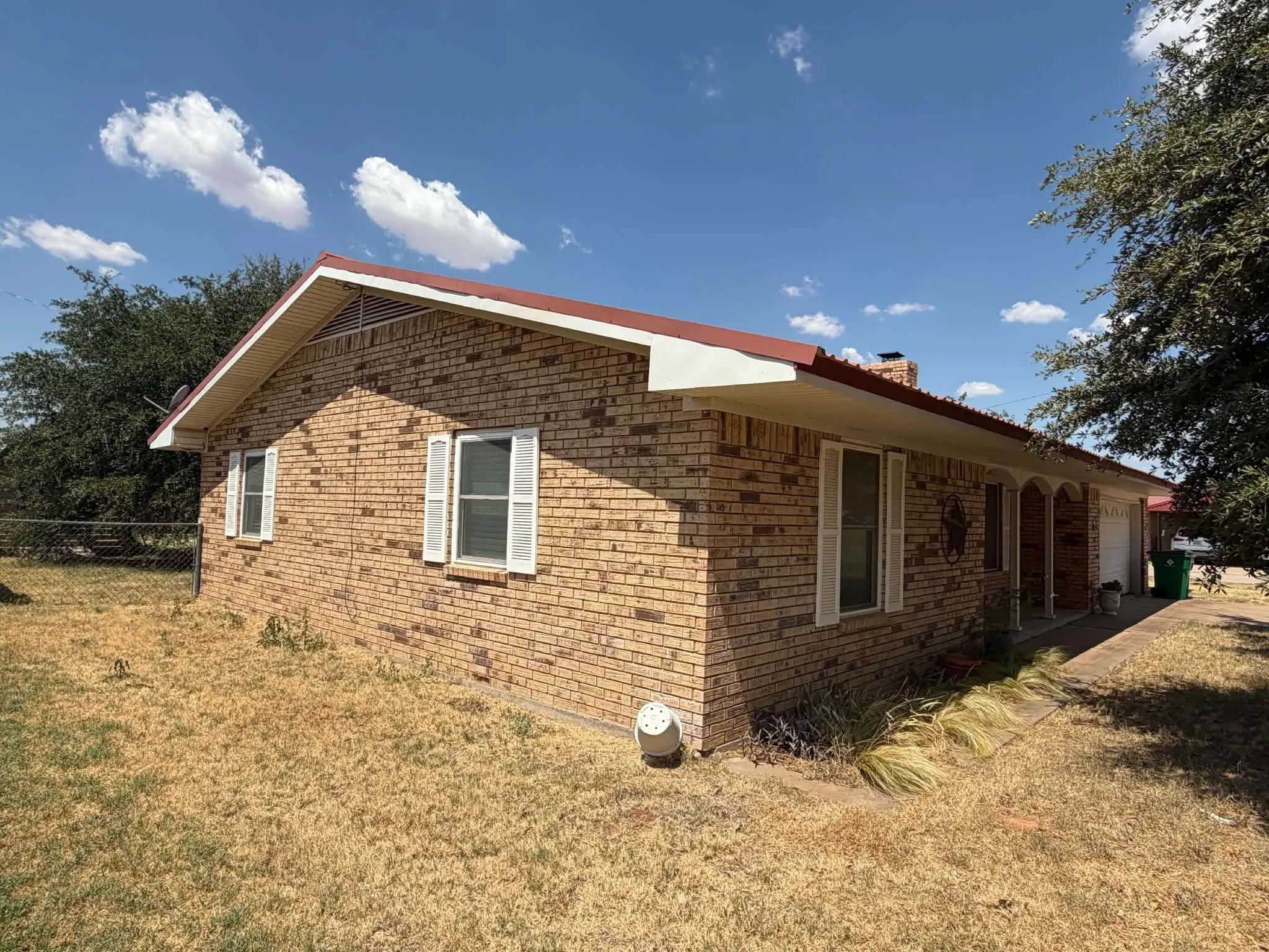 Single Family Residence For Sale in Baylor County , 1209 Park Street N, Seymour, Texas 76380, 3 Bedroom, 2 Bathroom, 2 Garage spaces, 1,558 Sqft, built in 1981, mls#21372931, Real Estate Agent in Seymour, Homes For Sale in Baylor county, Homes For Sale in Seymour, Realtor in Seymour Texas, Real Estate Brokerage Independent Realty Texas, Luminita Cordes Realtor