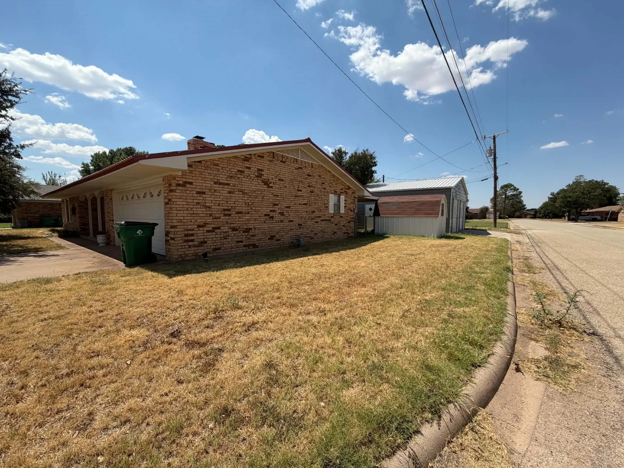 Single Family Residence For Sale in Baylor County , 1209 Park Street N, Seymour, Texas 76380, 3 Bedroom, 2 Bathroom, 2 Garage spaces, 1,558 Sqft, built in 1981, mls#21372931, Real Estate Agent in Seymour, Homes For Sale in Baylor county, Homes For Sale in Seymour, Realtor in Seymour Texas, Real Estate Brokerage Independent Realty Texas, Luminita Cordes Realtor