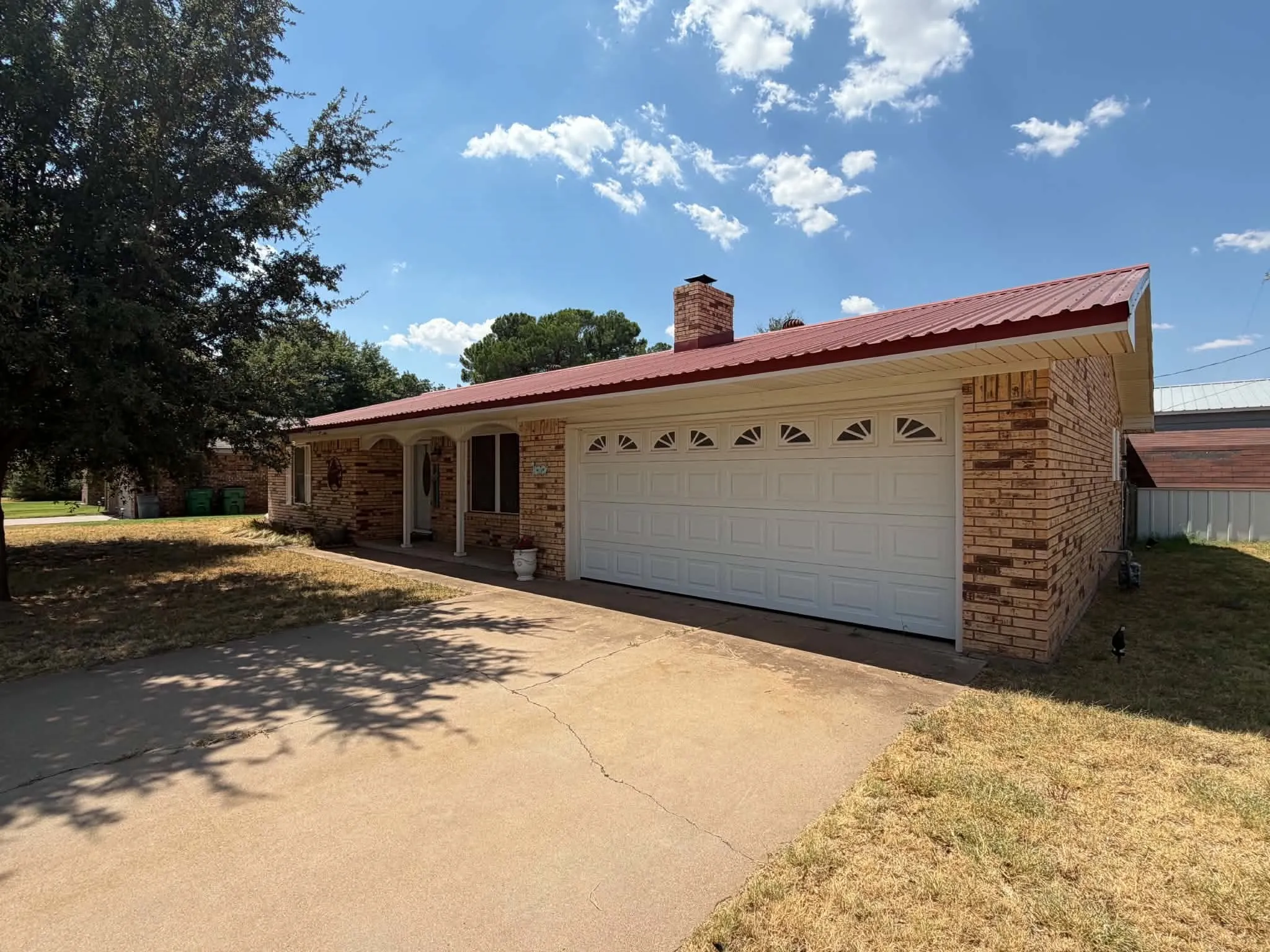 Single Family Residence For Sale in Baylor County , 1209 Park Street N, Seymour, Texas 76380, 3 Bedroom, 2 Bathroom, 2 Garage spaces, 1,558 Sqft, built in 1981, mls#21372931, Real Estate Agent in Seymour, Homes For Sale in Baylor county, Homes For Sale in Seymour, Realtor in Seymour Texas, Real Estate Brokerage Independent Realty Texas, Luminita Cordes Realtor