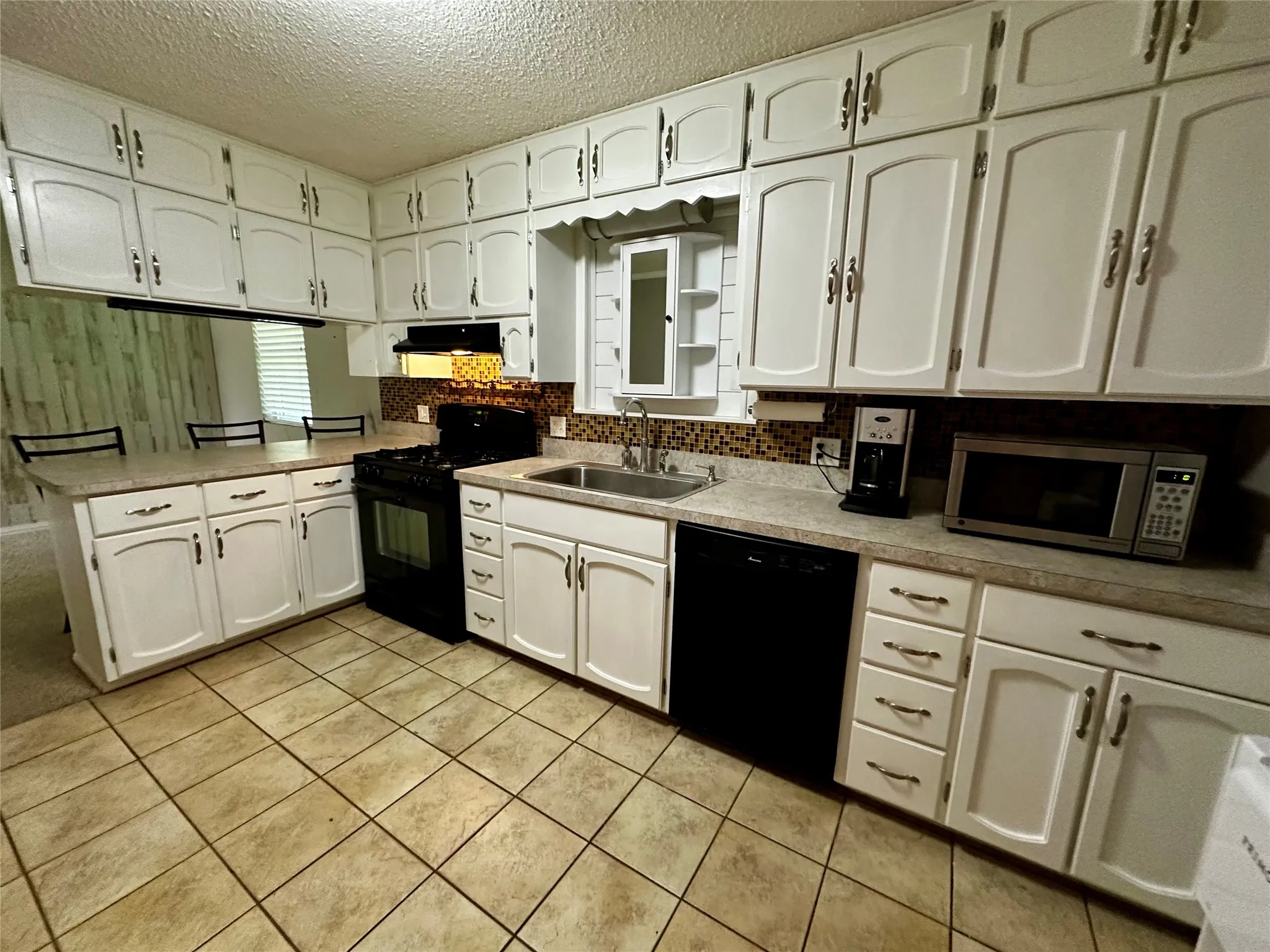Single Family Residence For Sale in Baylor County , 1209 Park Street N, Seymour, Texas 76380, 3 Bedroom, 2 Bathroom, 2 Garage spaces, 1,558 Sqft, built in 1981, mls#21372931, Real Estate Agent in Seymour, Homes For Sale in Baylor county, Homes For Sale in Seymour, Realtor in Seymour Texas, Real Estate Brokerage Independent Realty Texas, Luminita Cordes Realtor