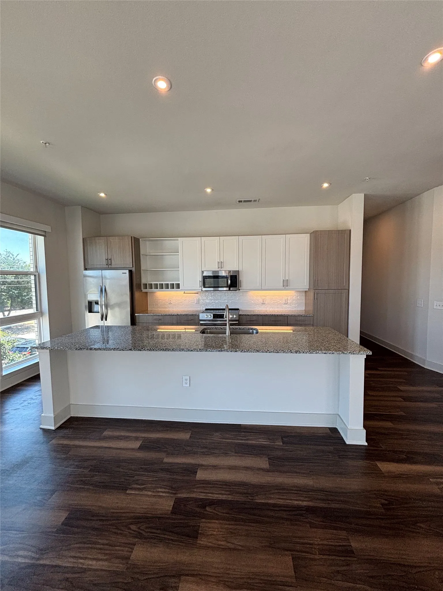 Apartment For Rent in Collin County , 6303 Frisco Square Boulevard 240, Frisco, Texas 75034, 2 Bedroom, 2 Bathroom, 2 Garage spaces, 1,472 Sqft, built in 2020, mls#21372944, Real Estate Agent in Frisco, Homes For Rent in Collin county, Homes For Rent in Frisco, Realtor in Frisco Texas, Real Estate Brokerage Independent Realty Texas, Luminita Cordes Realtor
