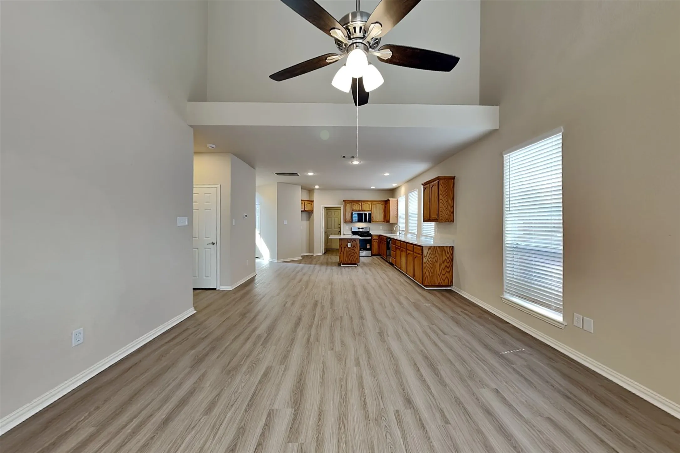 Single Family Residence For Rent in Tarrant County , 11800 Porcupine Drive, Fort Worth, Texas 76244, 4 Bedroom, 3 Bathroom, 2 Garage spaces, 2,320 Sqft, built in 2004, mls#21372946, Real Estate Agent in Fort Worth, Homes For Rent in Tarrant county, Homes For Rent in Fort Worth, Realtor in Fort Worth Texas, Real Estate Brokerage Independent Realty Texas, Luminita Cordes Realtor