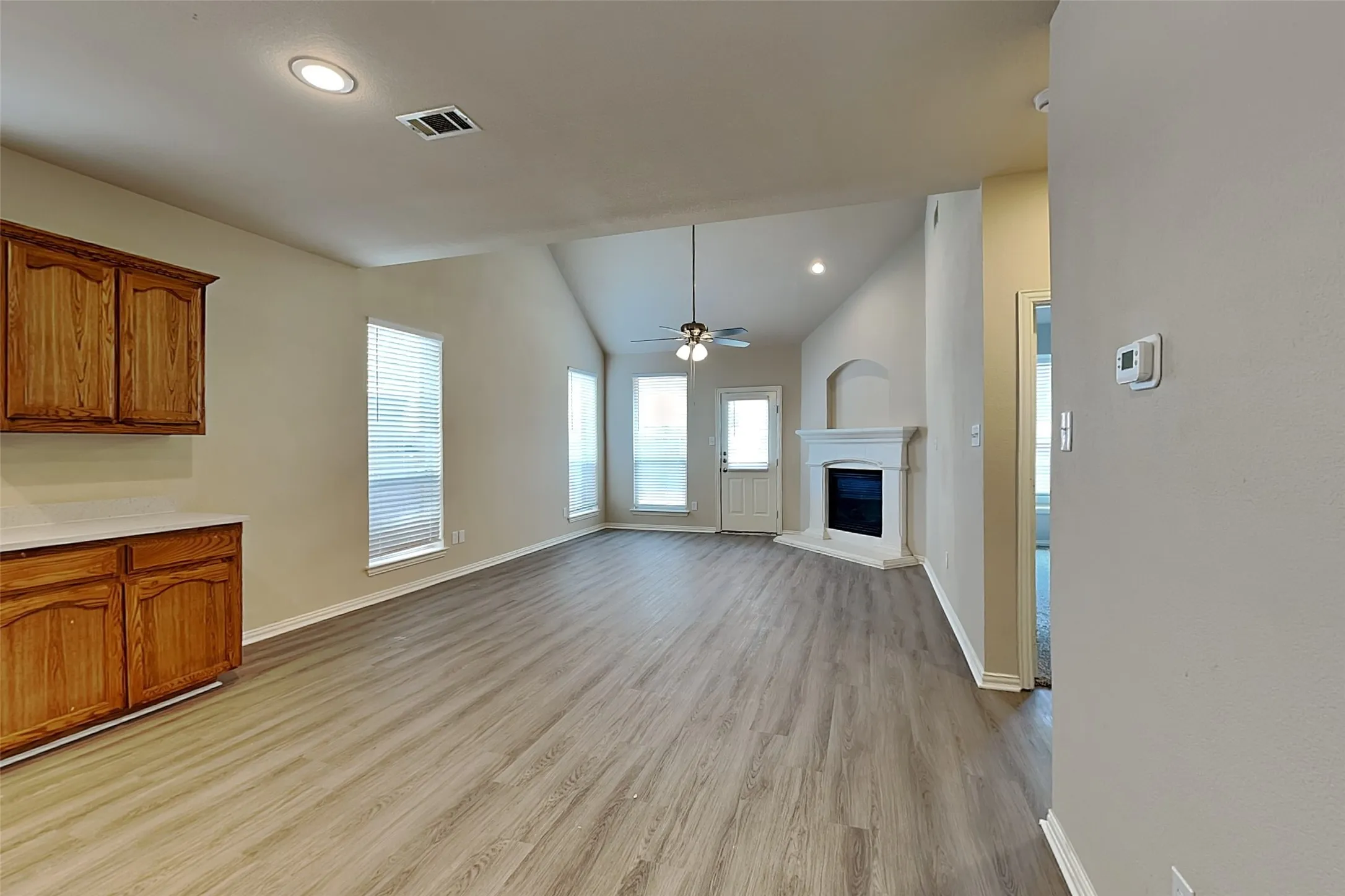 Single Family Residence For Rent in Tarrant County , 11800 Porcupine Drive, Fort Worth, Texas 76244, 4 Bedroom, 3 Bathroom, 2 Garage spaces, 2,320 Sqft, built in 2004, mls#21372946, Real Estate Agent in Fort Worth, Homes For Rent in Tarrant county, Homes For Rent in Fort Worth, Realtor in Fort Worth Texas, Real Estate Brokerage Independent Realty Texas, Luminita Cordes Realtor