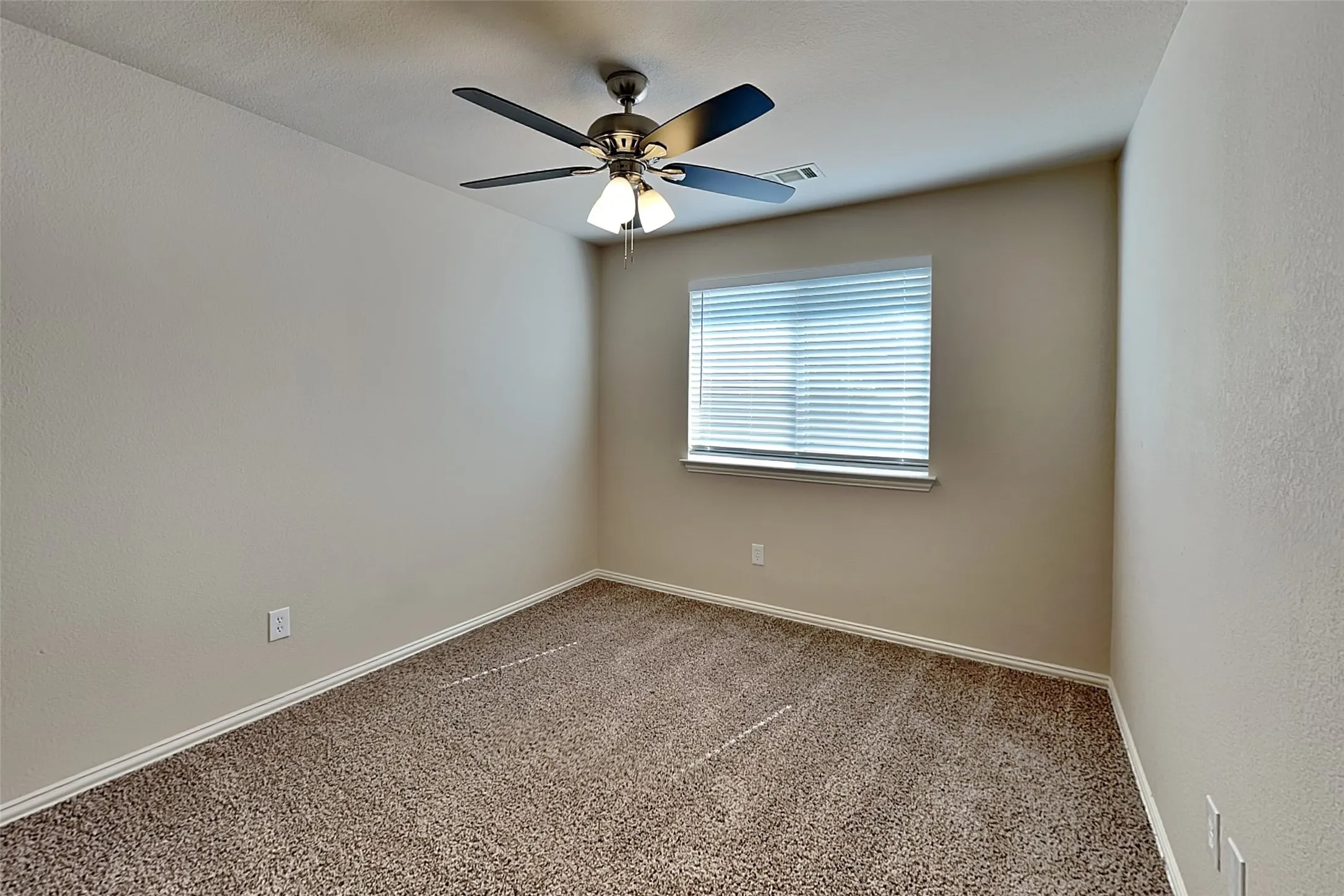 Single Family Residence For Rent in Tarrant County , 11800 Porcupine Drive, Fort Worth, Texas 76244, 4 Bedroom, 3 Bathroom, 2 Garage spaces, 2,320 Sqft, built in 2004, mls#21372946, Real Estate Agent in Fort Worth, Homes For Rent in Tarrant county, Homes For Rent in Fort Worth, Realtor in Fort Worth Texas, Real Estate Brokerage Independent Realty Texas, Luminita Cordes Realtor