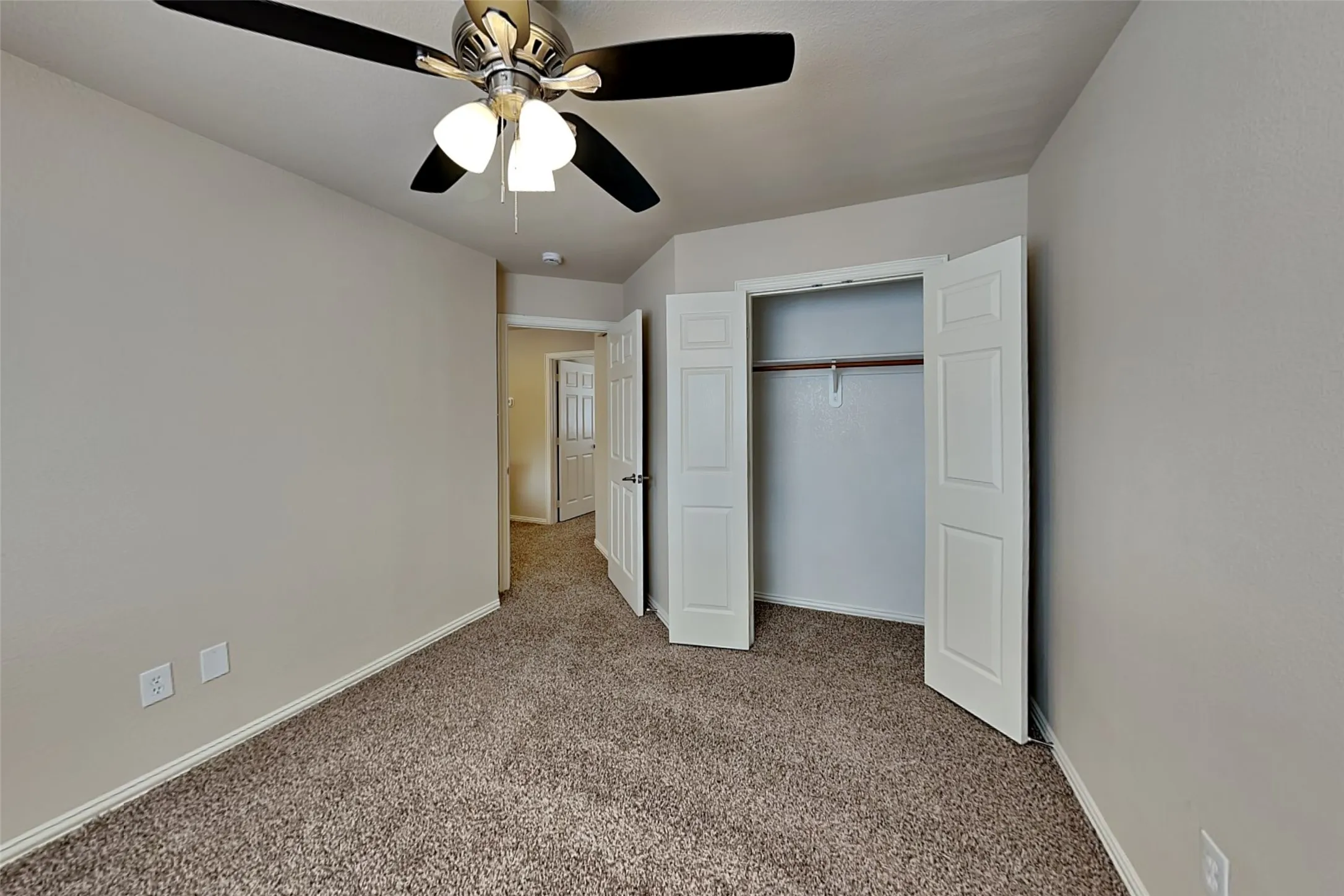 Single Family Residence For Rent in Tarrant County , 11800 Porcupine Drive, Fort Worth, Texas 76244, 4 Bedroom, 3 Bathroom, 2 Garage spaces, 2,320 Sqft, built in 2004, mls#21372946, Real Estate Agent in Fort Worth, Homes For Rent in Tarrant county, Homes For Rent in Fort Worth, Realtor in Fort Worth Texas, Real Estate Brokerage Independent Realty Texas, Luminita Cordes Realtor