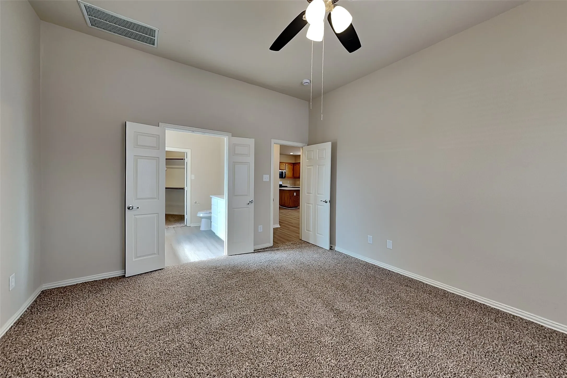Single Family Residence For Rent in Tarrant County , 11800 Porcupine Drive, Fort Worth, Texas 76244, 4 Bedroom, 3 Bathroom, 2 Garage spaces, 2,320 Sqft, built in 2004, mls#21372946, Real Estate Agent in Fort Worth, Homes For Rent in Tarrant county, Homes For Rent in Fort Worth, Realtor in Fort Worth Texas, Real Estate Brokerage Independent Realty Texas, Luminita Cordes Realtor