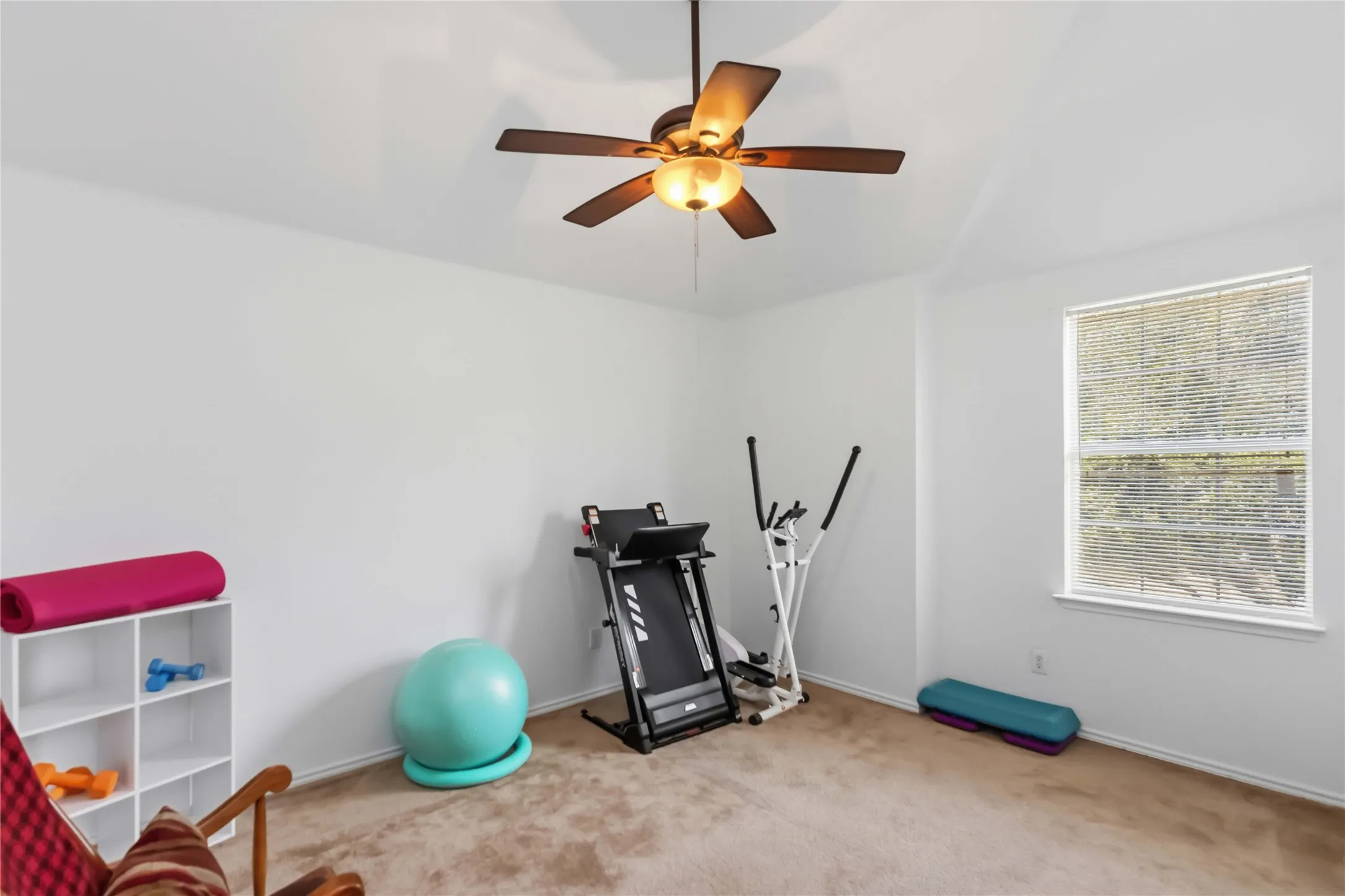 Farm For Sale in Kaufman County , 1003 Ingram Drive, Forney, Texas 75126, 4 Bedroom, 3 Bathroom, 2 Garage spaces, 2,760 Sqft, built in 2005, mls#21372424, Real Estate Agent in Forney, Homes For Sale in Kaufman county, Homes For Sale in Forney, Realtor in Forney Texas, Real Estate Brokerage Independent Realty Texas, Luminita Cordes Realtor