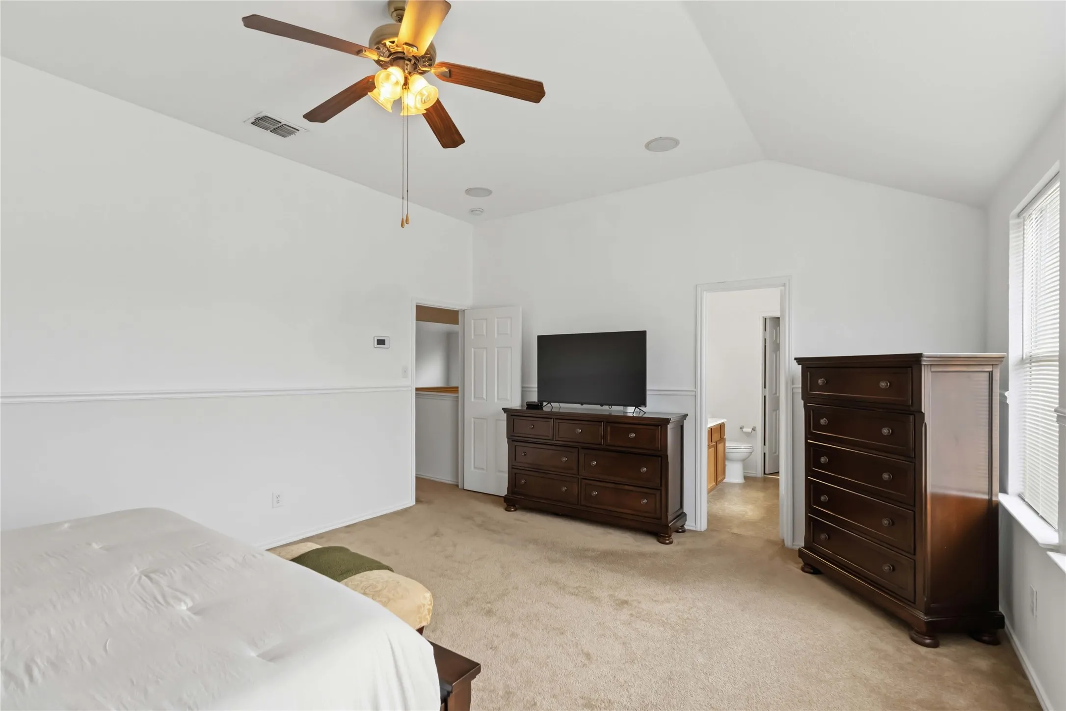 Farm For Sale in Kaufman County , 1003 Ingram Drive, Forney, Texas 75126, 4 Bedroom, 3 Bathroom, 2 Garage spaces, 2,760 Sqft, built in 2005, mls#21372424, Real Estate Agent in Forney, Homes For Sale in Kaufman county, Homes For Sale in Forney, Realtor in Forney Texas, Real Estate Brokerage Independent Realty Texas, Luminita Cordes Realtor