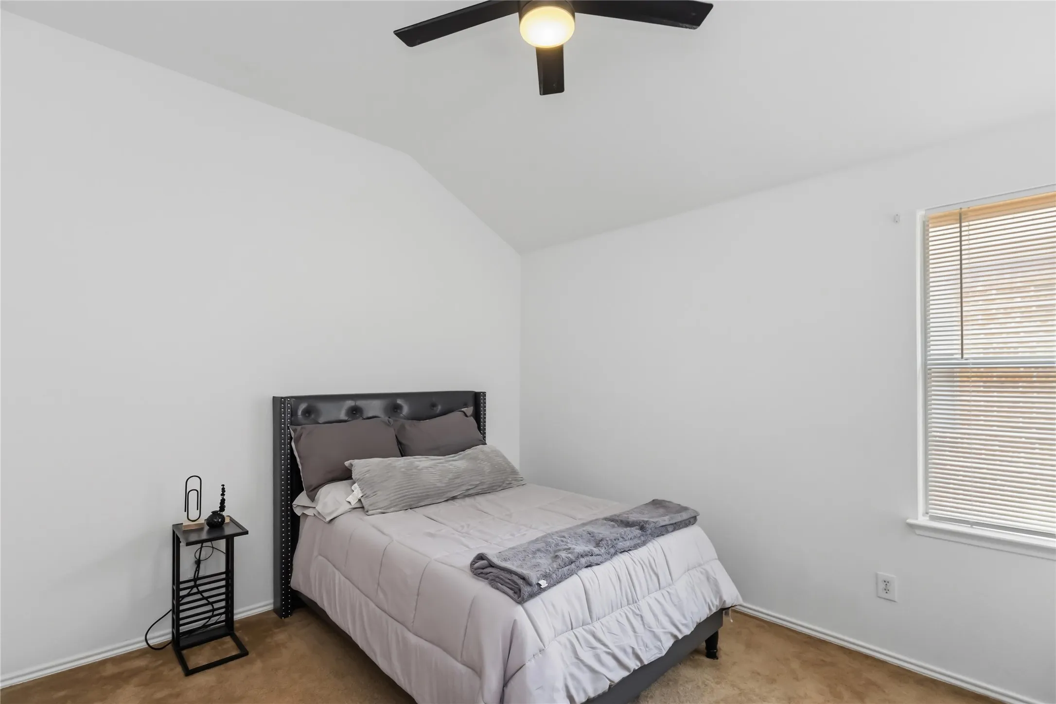Farm For Sale in Kaufman County , 1003 Ingram Drive, Forney, Texas 75126, 4 Bedroom, 3 Bathroom, 2 Garage spaces, 2,760 Sqft, built in 2005, mls#21372424, Real Estate Agent in Forney, Homes For Sale in Kaufman county, Homes For Sale in Forney, Realtor in Forney Texas, Real Estate Brokerage Independent Realty Texas, Luminita Cordes Realtor