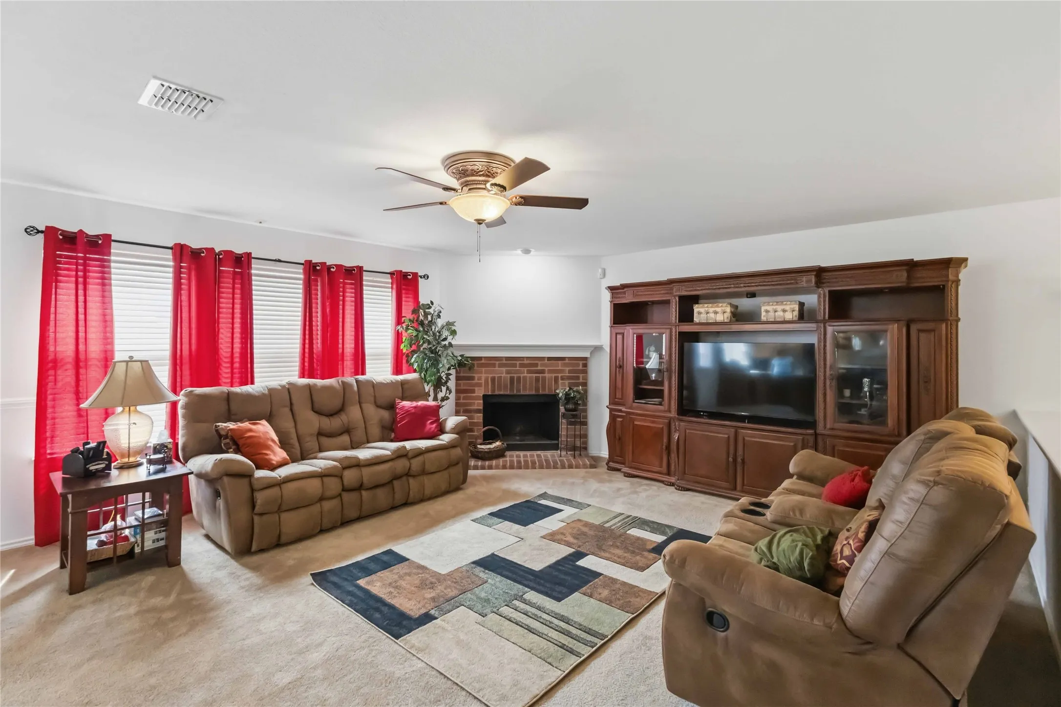 Farm For Sale in Kaufman County , 1003 Ingram Drive, Forney, Texas 75126, 4 Bedroom, 3 Bathroom, 2 Garage spaces, 2,760 Sqft, built in 2005, mls#21372424, Real Estate Agent in Forney, Homes For Sale in Kaufman county, Homes For Sale in Forney, Realtor in Forney Texas, Real Estate Brokerage Independent Realty Texas, Luminita Cordes Realtor