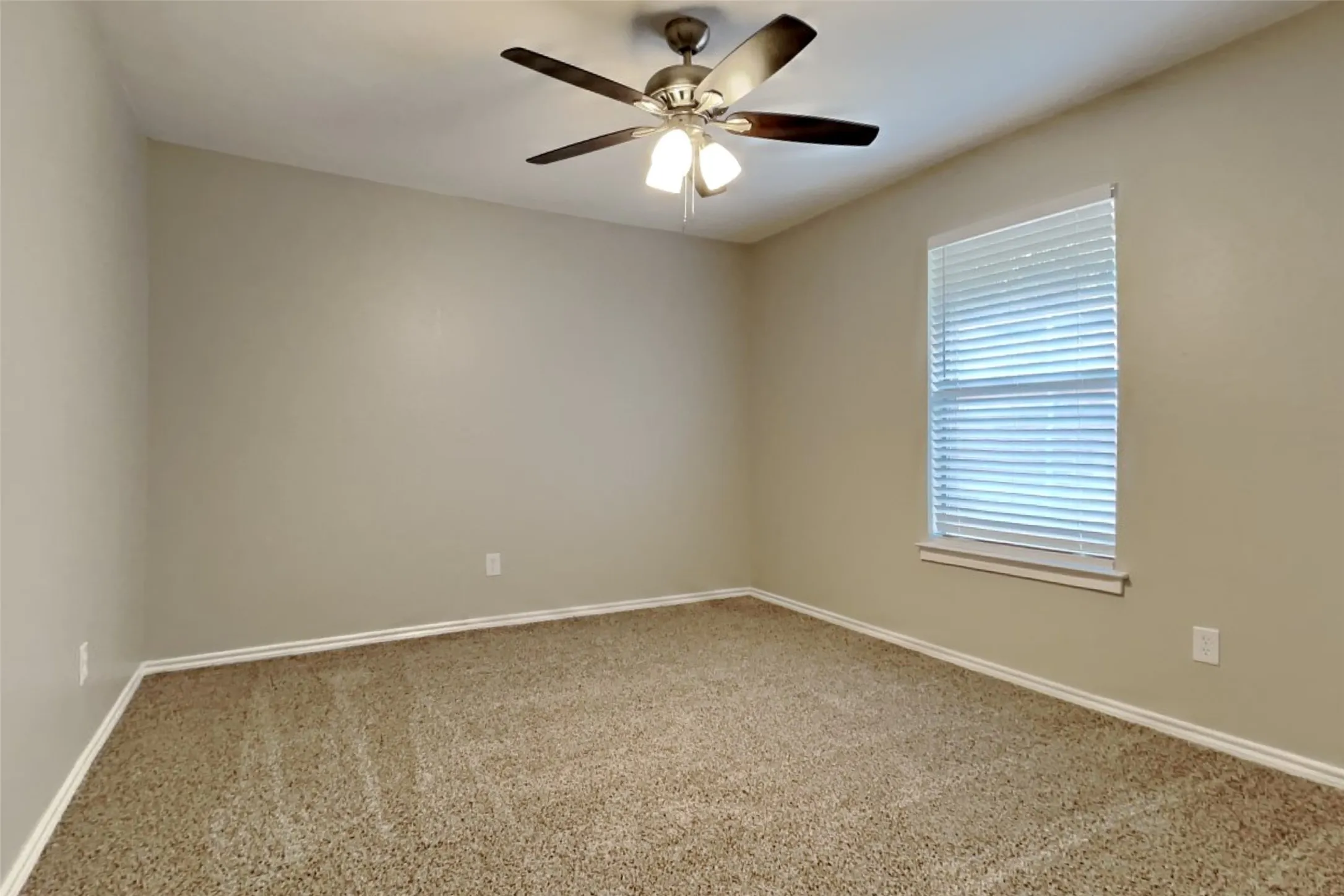 Single Family Residence For Rent in Tarrant County , 2128 Turf Club Drive, Arlington, Texas 76017, 3 Bedroom, 2 Bathroom, 2 Garage spaces, 1,526 Sqft, built in 1986, mls#21372952, Real Estate Agent in Arlington, Homes For Rent in Tarrant county, Homes For Rent in Arlington, Realtor in Arlington Texas, Real Estate Brokerage Independent Realty Texas, Luminita Cordes Realtor