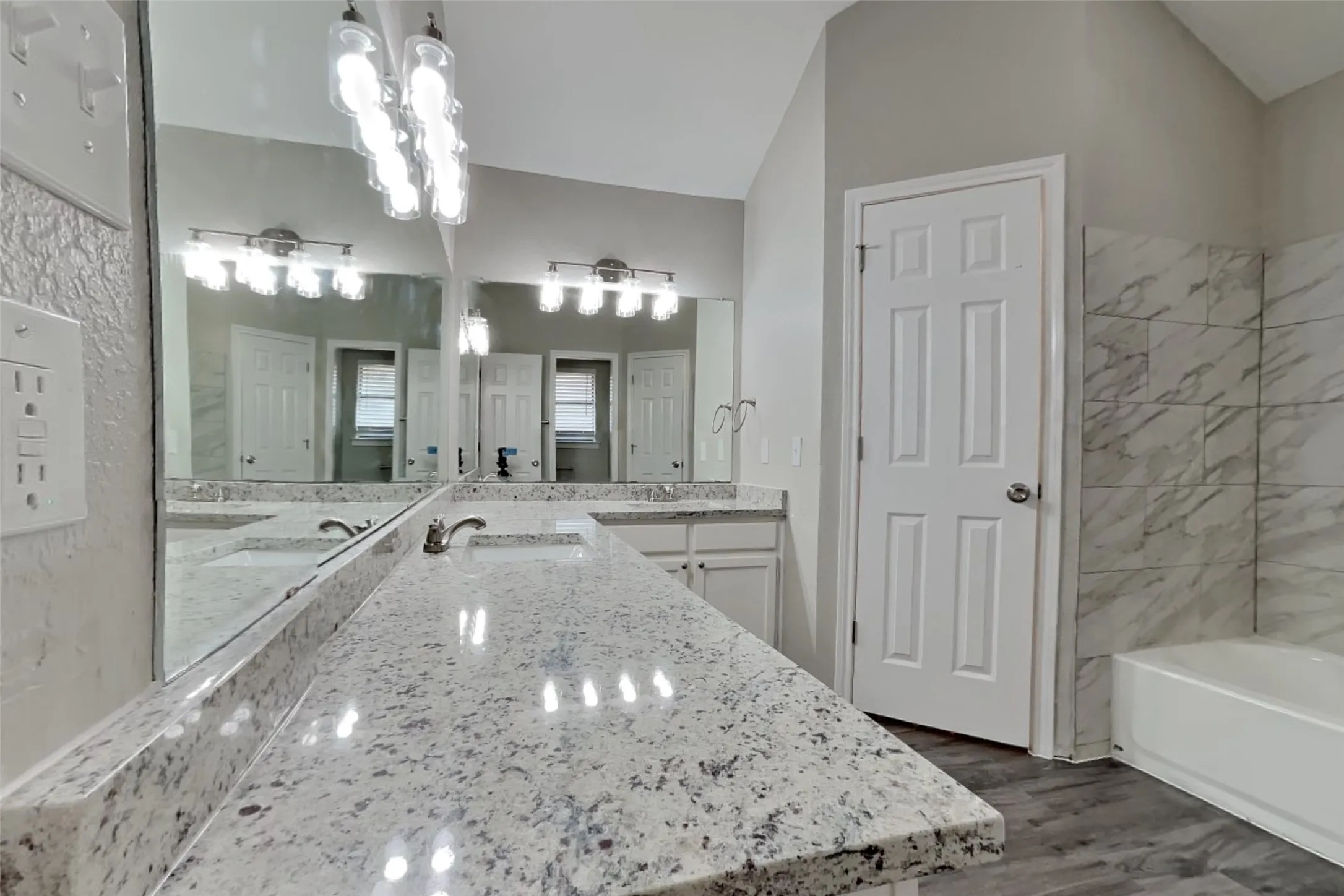 Single Family Residence For Rent in Tarrant County , 2128 Turf Club Drive, Arlington, Texas 76017, 3 Bedroom, 2 Bathroom, 2 Garage spaces, 1,526 Sqft, built in 1986, mls#21372952, Real Estate Agent in Arlington, Homes For Rent in Tarrant county, Homes For Rent in Arlington, Realtor in Arlington Texas, Real Estate Brokerage Independent Realty Texas, Luminita Cordes Realtor