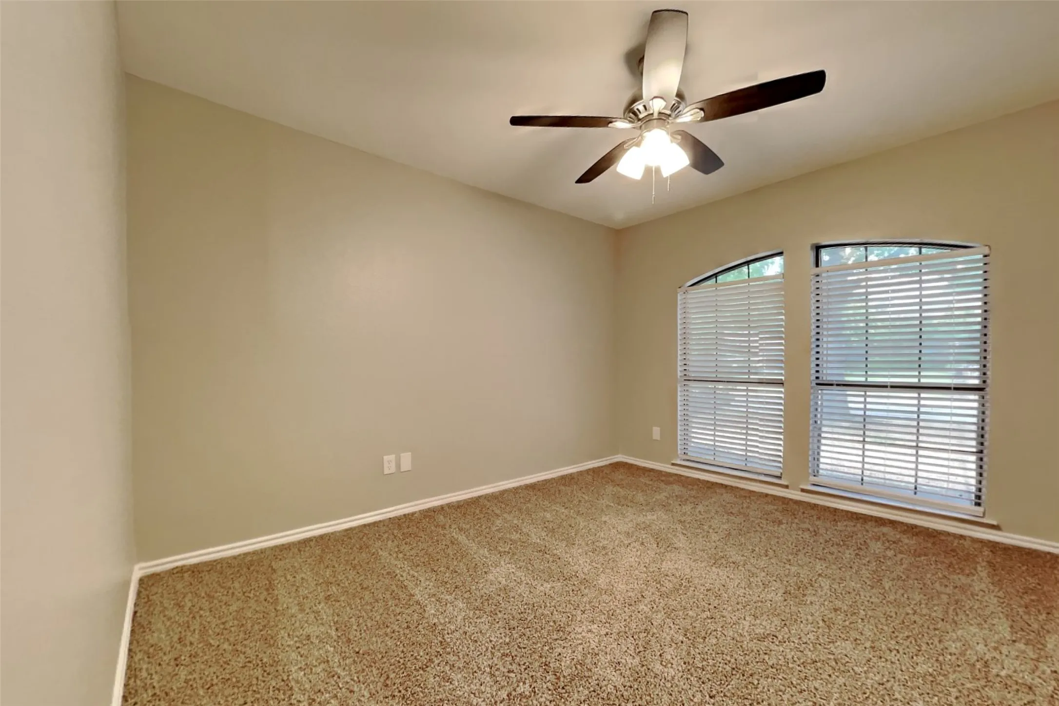 Single Family Residence For Rent in Tarrant County , 2128 Turf Club Drive, Arlington, Texas 76017, 3 Bedroom, 2 Bathroom, 2 Garage spaces, 1,526 Sqft, built in 1986, mls#21372952, Real Estate Agent in Arlington, Homes For Rent in Tarrant county, Homes For Rent in Arlington, Realtor in Arlington Texas, Real Estate Brokerage Independent Realty Texas, Luminita Cordes Realtor