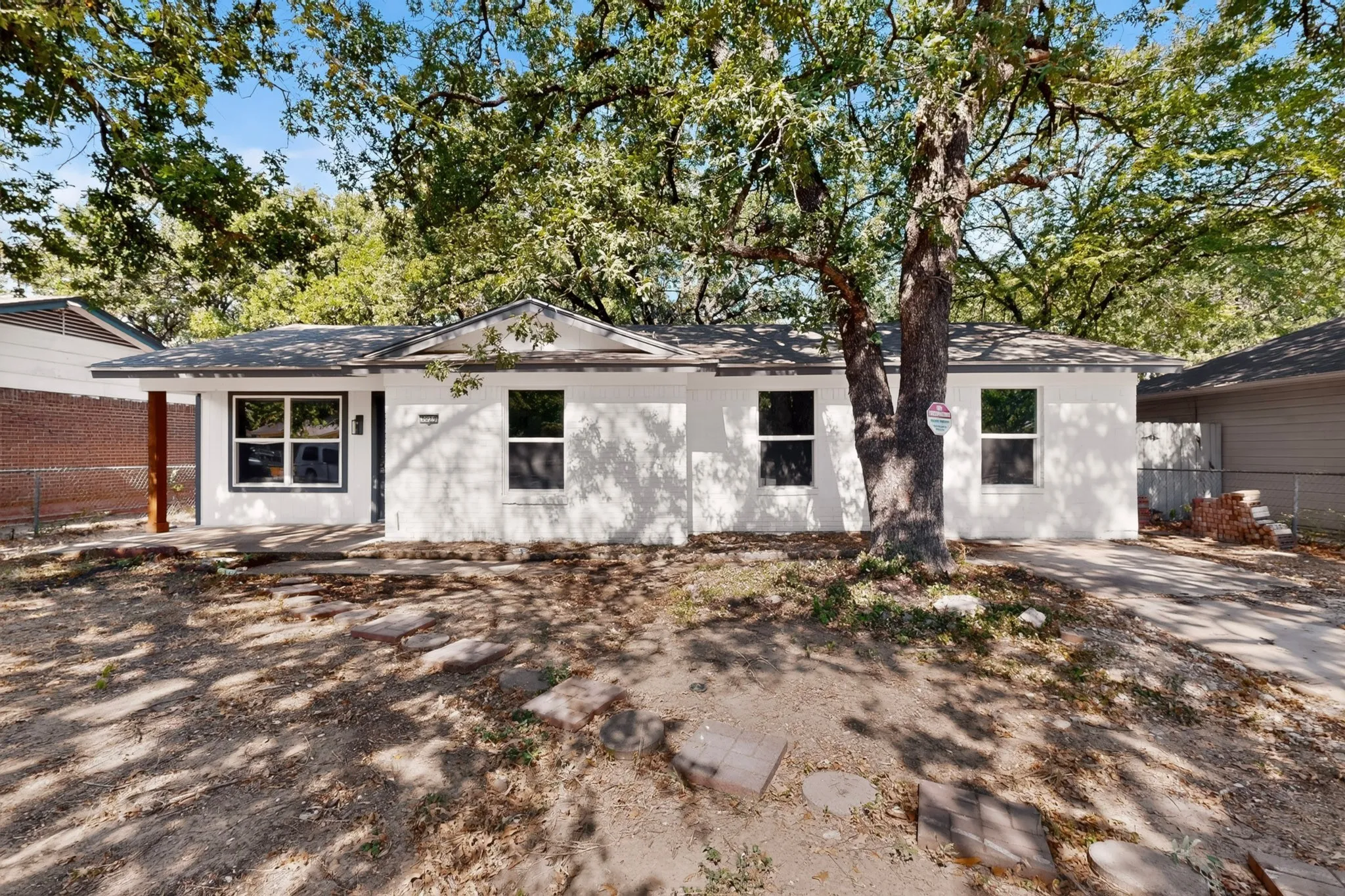 Single Family Residence For Sale in Dallas County , 3029 Forestdale Lane, Balch Springs, Texas 75180, 4 Bedroom, 3 Bathroom, Garage spaces, 1,261 Sqft, built in 1971, mls#21372601, Real Estate Agent in Balch Springs, Homes For Sale in Dallas county, Homes For Sale in Balch Springs, Realtor in Balch Springs Texas, Real Estate Brokerage Independent Realty Texas, Luminita Cordes Realtor