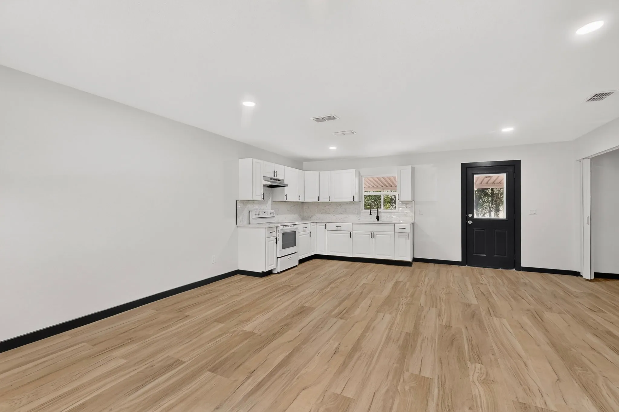 Single Family Residence For Sale in Dallas County , 3029 Forestdale Lane, Balch Springs, Texas 75180, 4 Bedroom, 3 Bathroom, Garage spaces, 1,261 Sqft, built in 1971, mls#21372601, Real Estate Agent in Balch Springs, Homes For Sale in Dallas county, Homes For Sale in Balch Springs, Realtor in Balch Springs Texas, Real Estate Brokerage Independent Realty Texas, Luminita Cordes Realtor