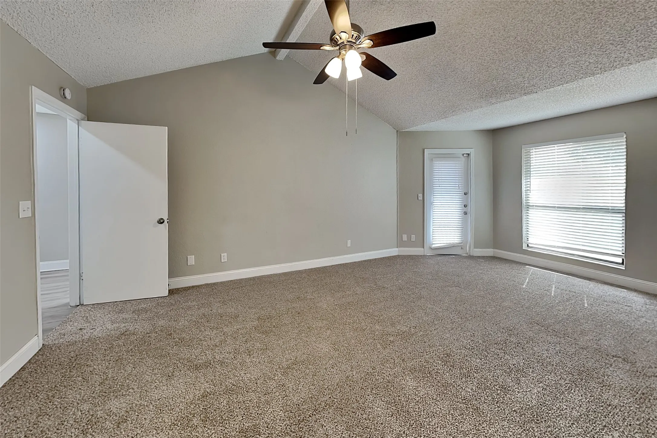Single Family Residence For Rent in Denton County , 1916 Sharon Drive, Corinth, Texas 76210, 3 Bedroom, 2 Bathroom, 2 Garage spaces, 1,511 Sqft, built in 1985, mls#21372956, Real Estate Agent in Corinth, Homes For Rent in Denton county, Homes For Rent in Corinth, Realtor in Corinth Texas, Real Estate Brokerage Independent Realty Texas, Luminita Cordes Realtor