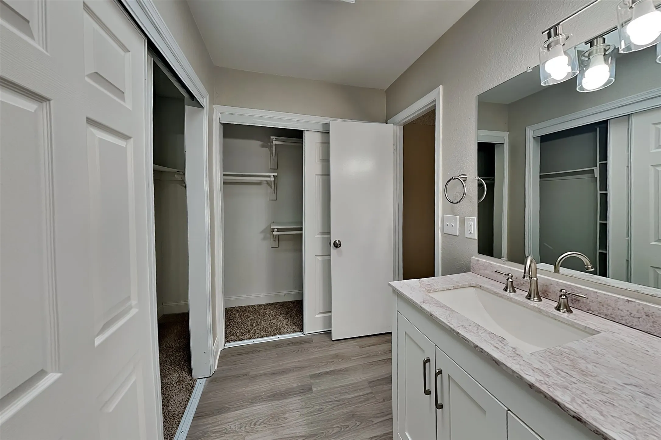 Single Family Residence For Rent in Denton County , 1916 Sharon Drive, Corinth, Texas 76210, 3 Bedroom, 2 Bathroom, 2 Garage spaces, 1,511 Sqft, built in 1985, mls#21372956, Real Estate Agent in Corinth, Homes For Rent in Denton county, Homes For Rent in Corinth, Realtor in Corinth Texas, Real Estate Brokerage Independent Realty Texas, Luminita Cordes Realtor