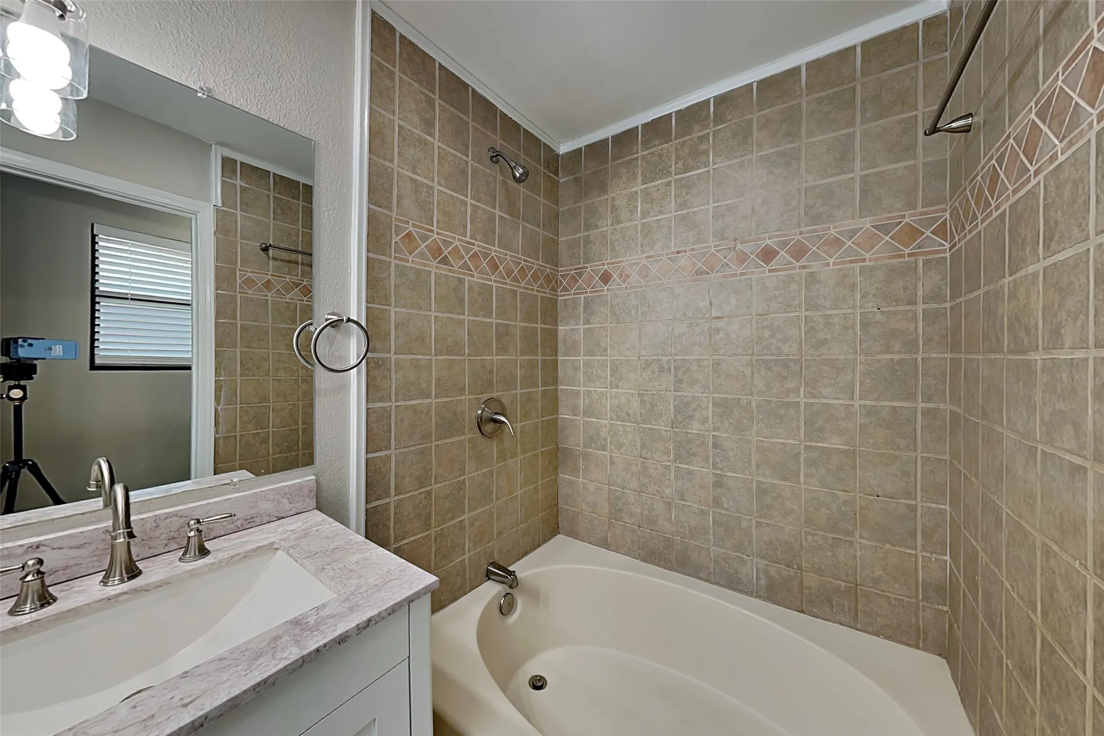 Single Family Residence For Rent in Denton County , 1916 Sharon Drive, Corinth, Texas 76210, 3 Bedroom, 2 Bathroom, 2 Garage spaces, 1,511 Sqft, built in 1985, mls#21372956, Real Estate Agent in Corinth, Homes For Rent in Denton county, Homes For Rent in Corinth, Realtor in Corinth Texas, Real Estate Brokerage Independent Realty Texas, Luminita Cordes Realtor