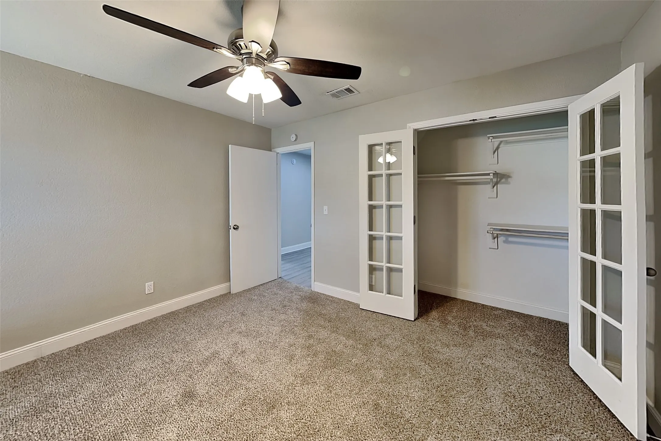 Single Family Residence For Rent in Denton County , 1916 Sharon Drive, Corinth, Texas 76210, 3 Bedroom, 2 Bathroom, 2 Garage spaces, 1,511 Sqft, built in 1985, mls#21372956, Real Estate Agent in Corinth, Homes For Rent in Denton county, Homes For Rent in Corinth, Realtor in Corinth Texas, Real Estate Brokerage Independent Realty Texas, Luminita Cordes Realtor