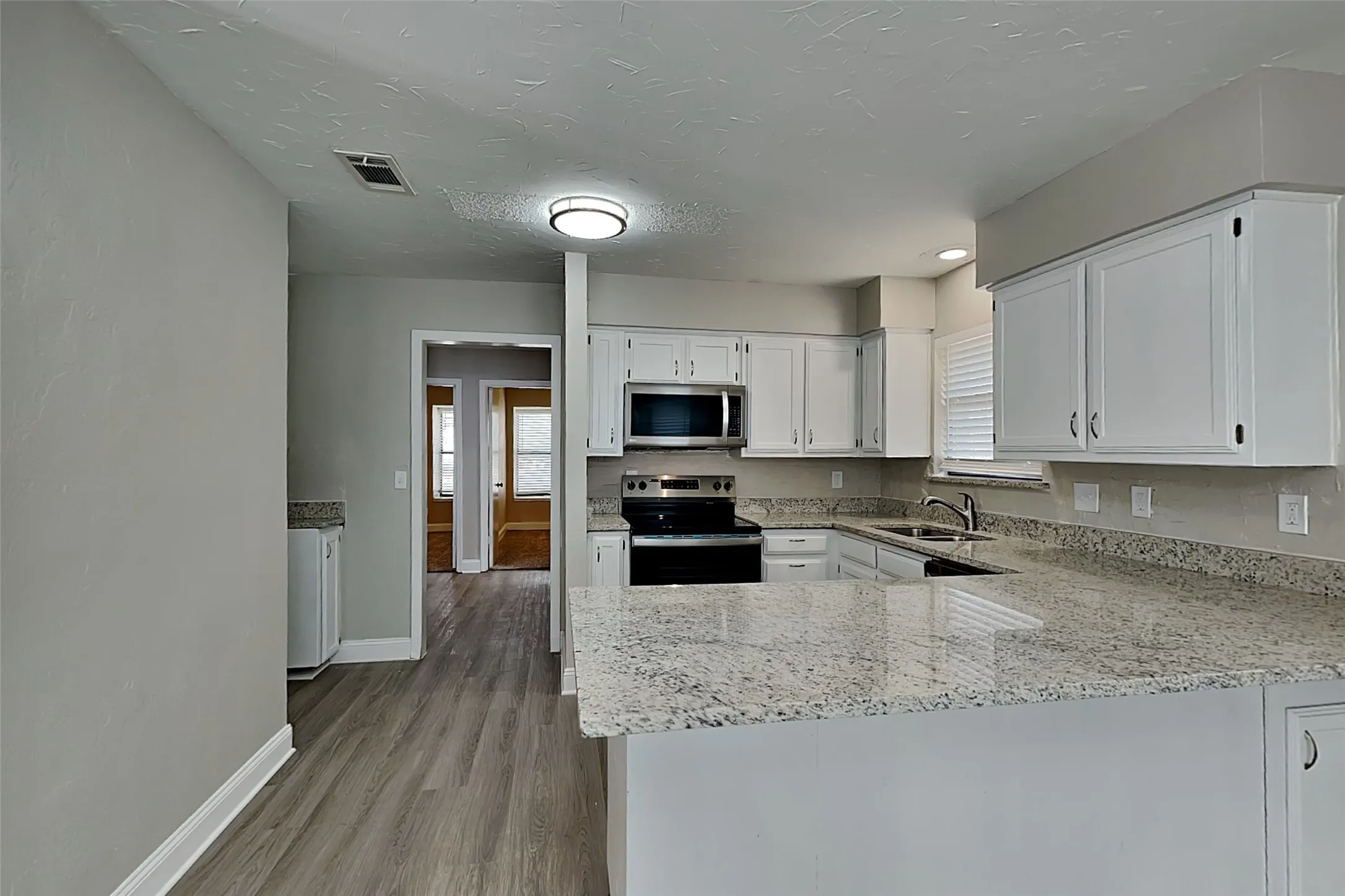 Single Family Residence For Rent in Denton County , 1916 Sharon Drive, Corinth, Texas 76210, 3 Bedroom, 2 Bathroom, 2 Garage spaces, 1,511 Sqft, built in 1985, mls#21372956, Real Estate Agent in Corinth, Homes For Rent in Denton county, Homes For Rent in Corinth, Realtor in Corinth Texas, Real Estate Brokerage Independent Realty Texas, Luminita Cordes Realtor