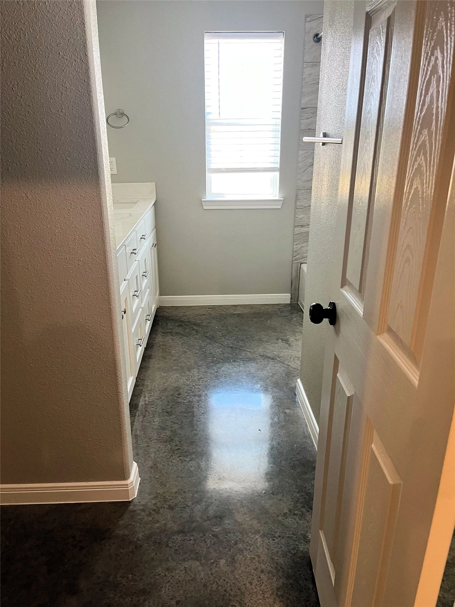 Single Family Residence For Rent in Somervell County , 1067 County Road 327A, Glen Rose, Texas 76043, 3 Bedroom, 2 Bathroom, 2 Garage spaces, 1,700 Sqft, built in 2023, mls#21372960, Real Estate Agent in Glen Rose, Homes For Rent in Somervell county, Homes For Rent in Glen Rose, Realtor in Glen Rose Texas, Real Estate Brokerage Independent Realty Texas, Luminita Cordes Realtor