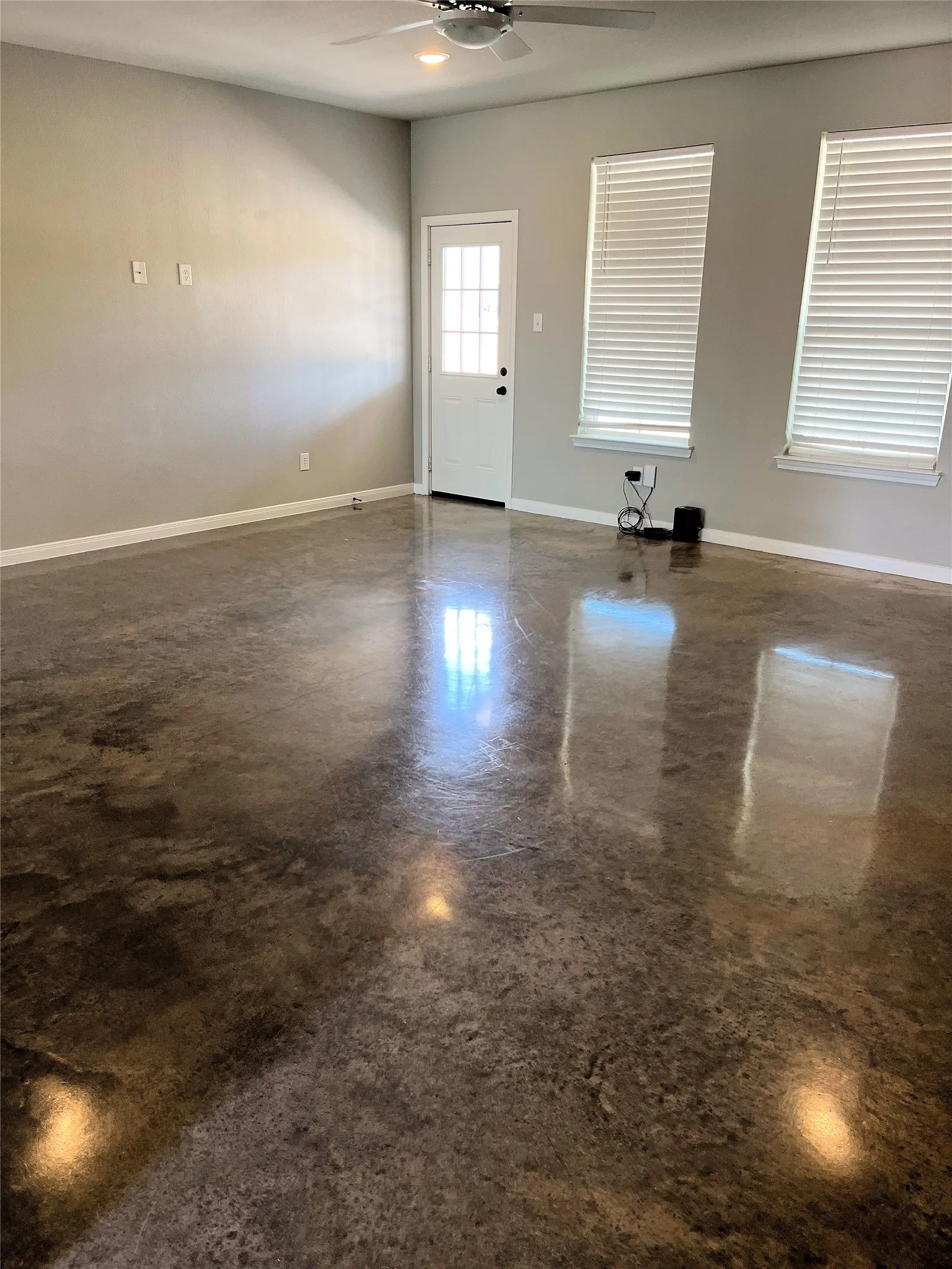 Single Family Residence For Rent in Somervell County , 1067 County Road 327A, Glen Rose, Texas 76043, 3 Bedroom, 2 Bathroom, 2 Garage spaces, 1,700 Sqft, built in 2023, mls#21372960, Real Estate Agent in Glen Rose, Homes For Rent in Somervell county, Homes For Rent in Glen Rose, Realtor in Glen Rose Texas, Real Estate Brokerage Independent Realty Texas, Luminita Cordes Realtor