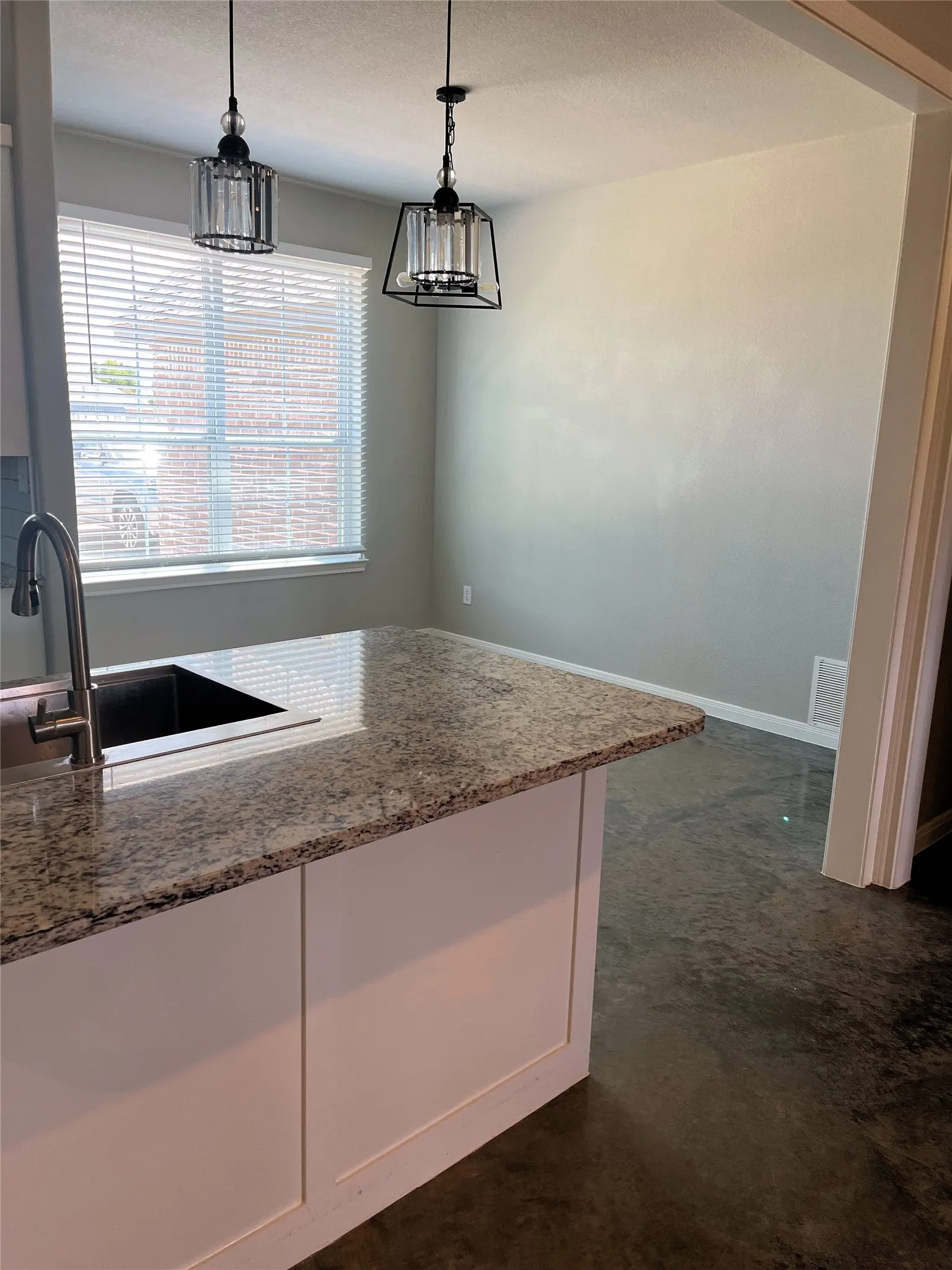 Single Family Residence For Rent in Somervell County , 1067 County Road 327A, Glen Rose, Texas 76043, 3 Bedroom, 2 Bathroom, 2 Garage spaces, 1,700 Sqft, built in 2023, mls#21372960, Real Estate Agent in Glen Rose, Homes For Rent in Somervell county, Homes For Rent in Glen Rose, Realtor in Glen Rose Texas, Real Estate Brokerage Independent Realty Texas, Luminita Cordes Realtor