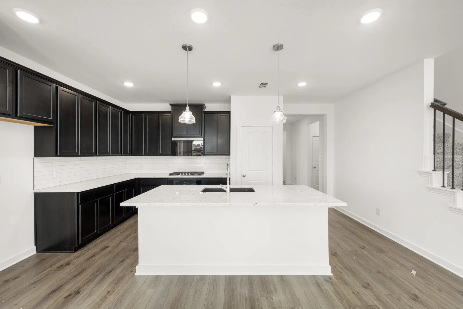14_6937 Freight Train- Kitchen-2