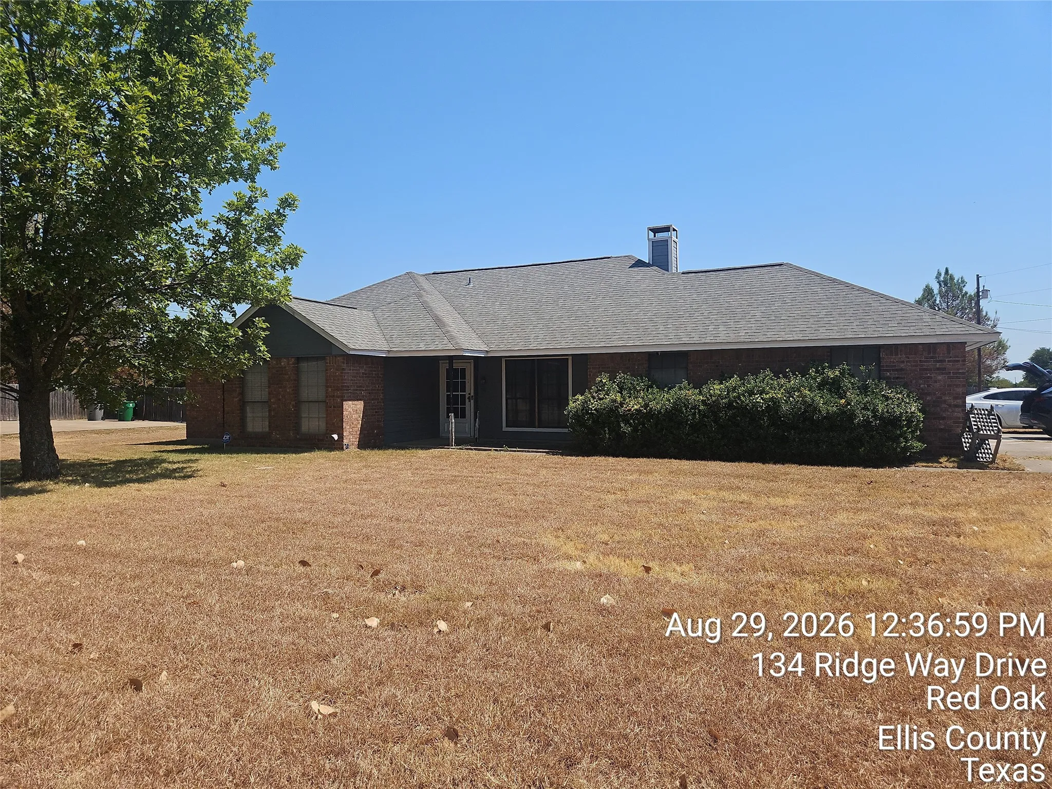 Single Family Residence For Sale in Ellis County , 134 Ridgeway Drive, Red Oak, Texas 75154, 3 Bedroom, 2 Bathroom, 2 Garage spaces, 1,532 Sqft, built in 1985, mls#21372874, Real Estate Agent in Red Oak, Homes For Sale in Ellis county, Homes For Sale in Red Oak, Realtor in Red Oak Texas, Real Estate Brokerage Independent Realty Texas, Luminita Cordes Realtor
