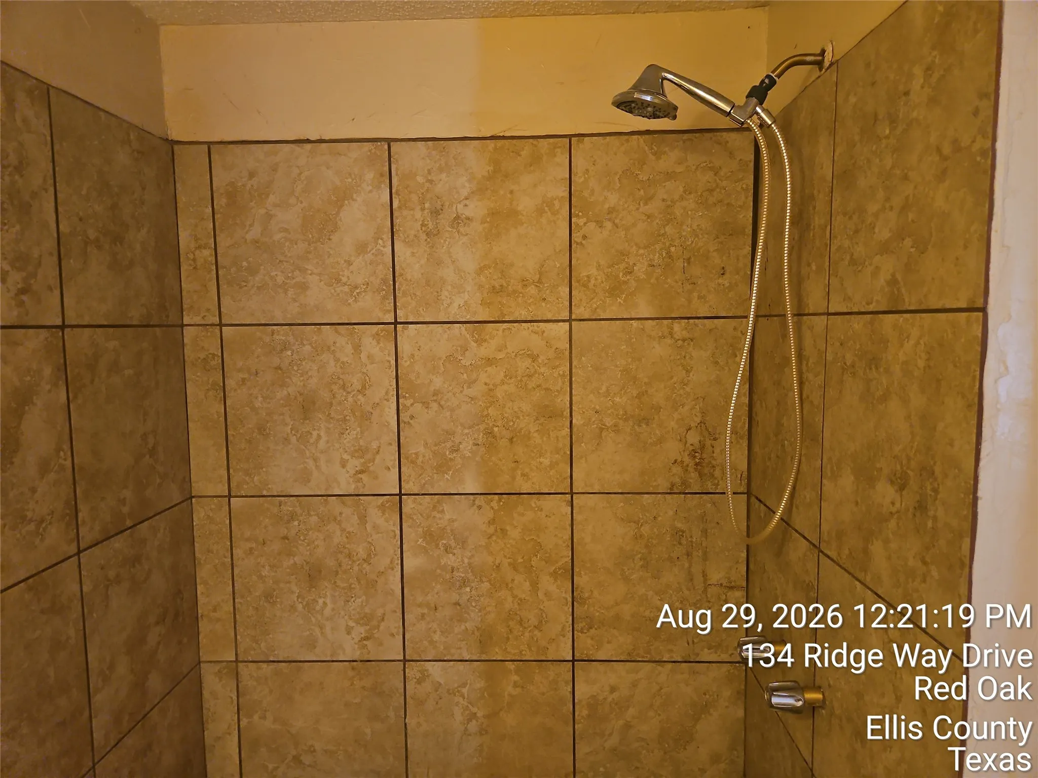 Single Family Residence For Sale in Ellis County , 134 Ridgeway Drive, Red Oak, Texas 75154, 3 Bedroom, 2 Bathroom, 2 Garage spaces, 1,532 Sqft, built in 1985, mls#21372874, Real Estate Agent in Red Oak, Homes For Sale in Ellis county, Homes For Sale in Red Oak, Realtor in Red Oak Texas, Real Estate Brokerage Independent Realty Texas, Luminita Cordes Realtor