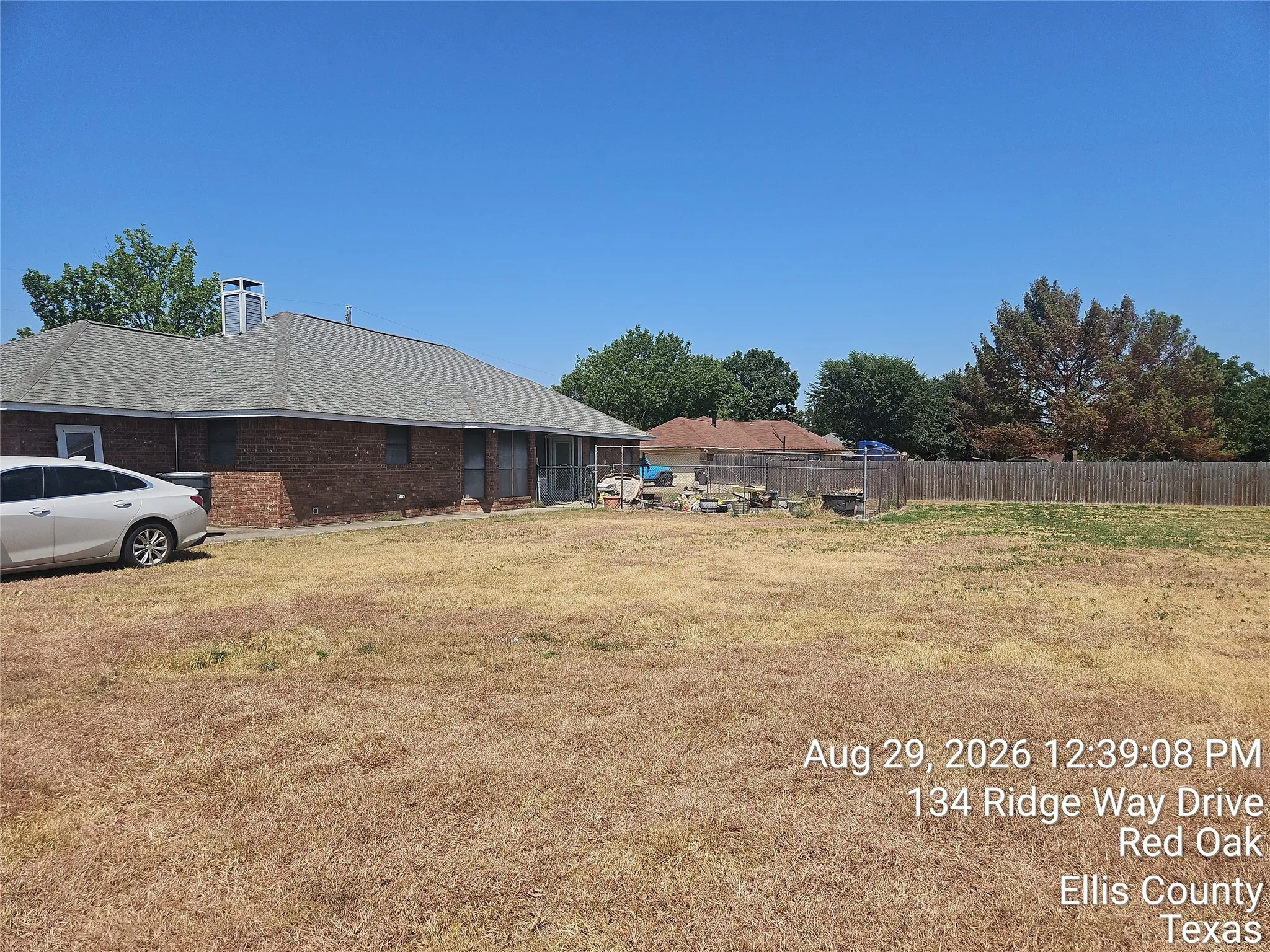 Single Family Residence For Sale in Ellis County , 134 Ridgeway Drive, Red Oak, Texas 75154, 3 Bedroom, 2 Bathroom, 2 Garage spaces, 1,532 Sqft, built in 1985, mls#21372874, Real Estate Agent in Red Oak, Homes For Sale in Ellis county, Homes For Sale in Red Oak, Realtor in Red Oak Texas, Real Estate Brokerage Independent Realty Texas, Luminita Cordes Realtor
