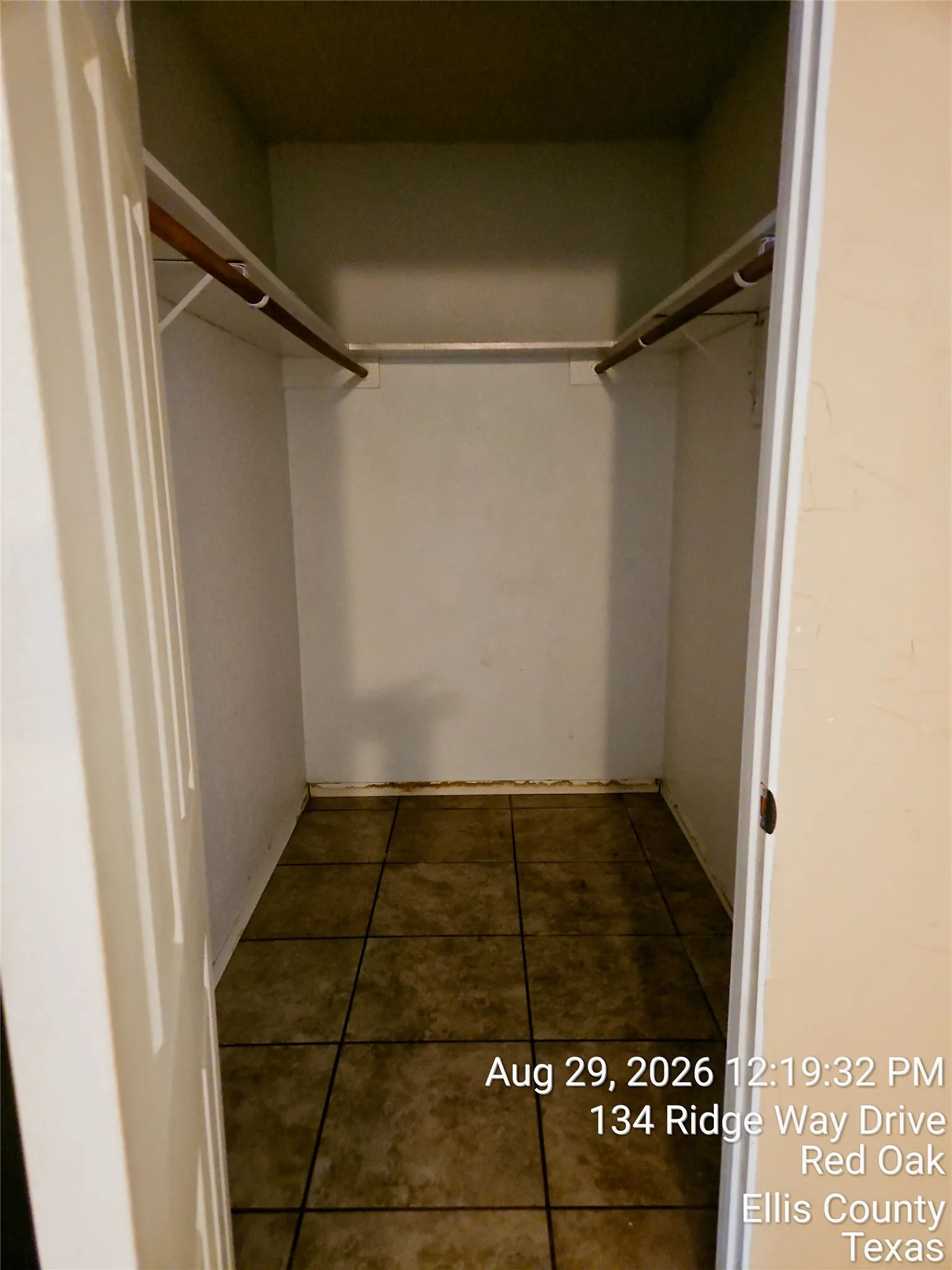 Single Family Residence For Sale in Ellis County , 134 Ridgeway Drive, Red Oak, Texas 75154, 3 Bedroom, 2 Bathroom, 2 Garage spaces, 1,532 Sqft, built in 1985, mls#21372874, Real Estate Agent in Red Oak, Homes For Sale in Ellis county, Homes For Sale in Red Oak, Realtor in Red Oak Texas, Real Estate Brokerage Independent Realty Texas, Luminita Cordes Realtor