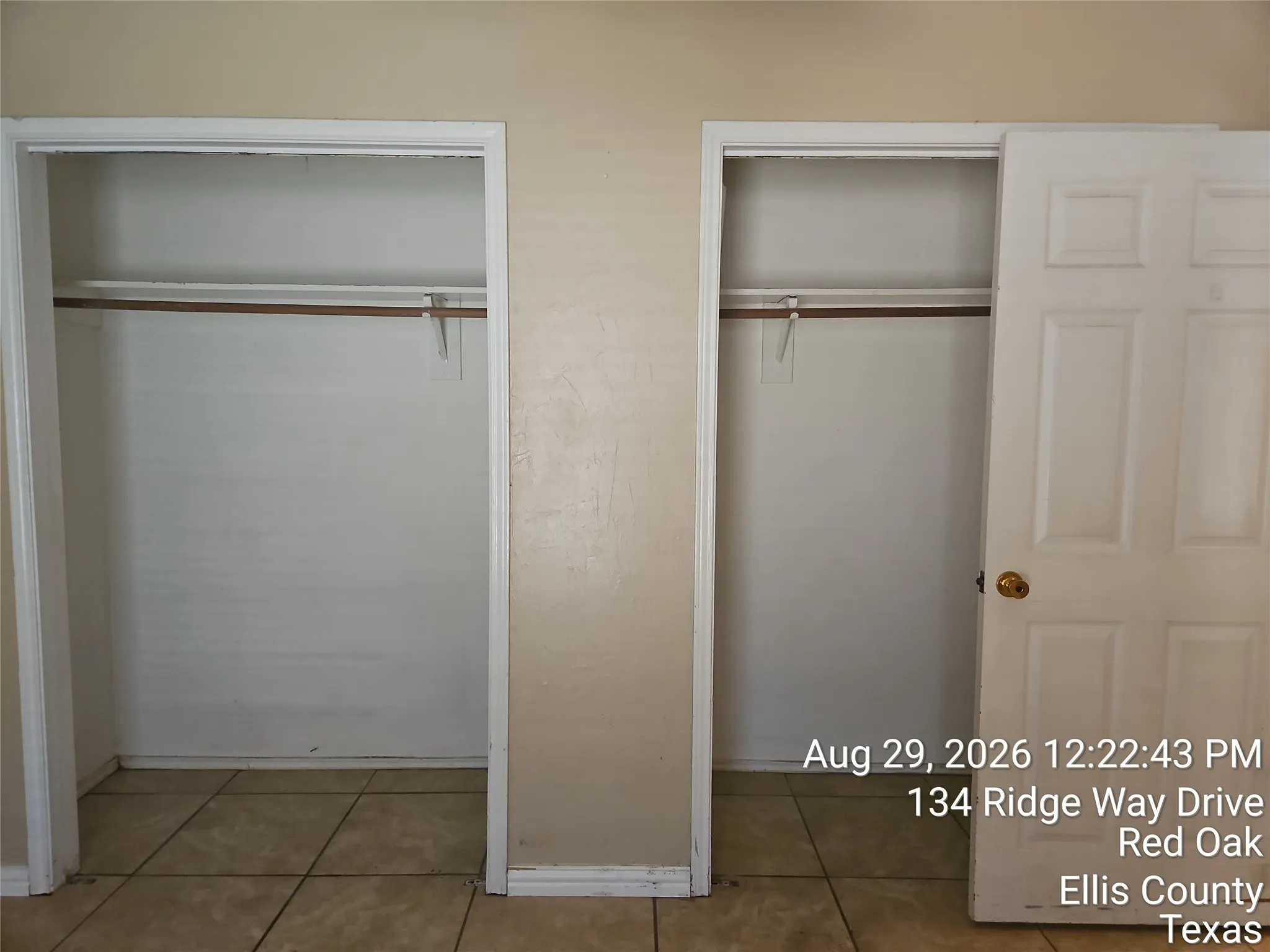 Single Family Residence For Sale in Ellis County , 134 Ridgeway Drive, Red Oak, Texas 75154, 3 Bedroom, 2 Bathroom, 2 Garage spaces, 1,532 Sqft, built in 1985, mls#21372874, Real Estate Agent in Red Oak, Homes For Sale in Ellis county, Homes For Sale in Red Oak, Realtor in Red Oak Texas, Real Estate Brokerage Independent Realty Texas, Luminita Cordes Realtor