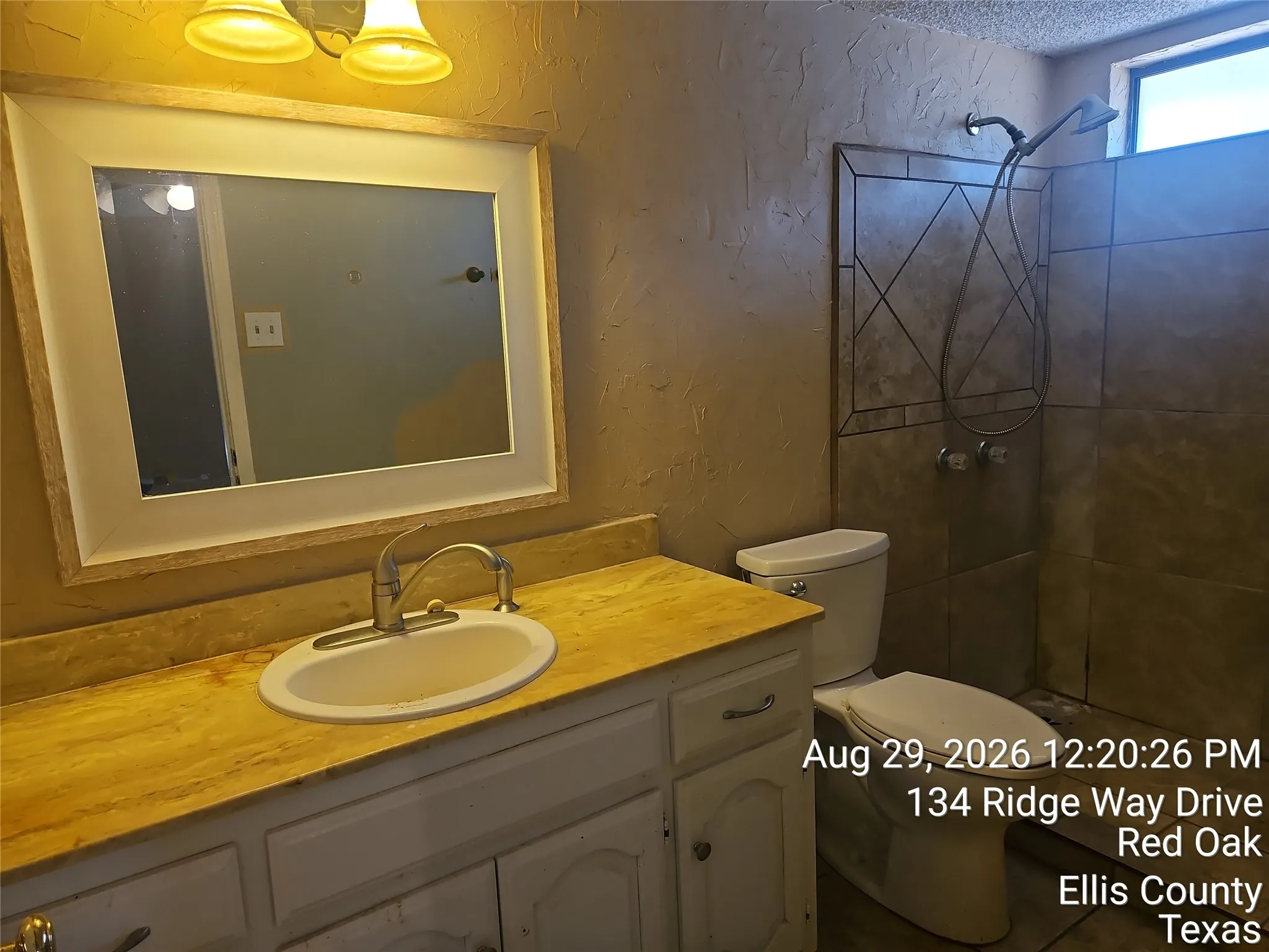 Single Family Residence For Sale in Ellis County , 134 Ridgeway Drive, Red Oak, Texas 75154, 3 Bedroom, 2 Bathroom, 2 Garage spaces, 1,532 Sqft, built in 1985, mls#21372874, Real Estate Agent in Red Oak, Homes For Sale in Ellis county, Homes For Sale in Red Oak, Realtor in Red Oak Texas, Real Estate Brokerage Independent Realty Texas, Luminita Cordes Realtor