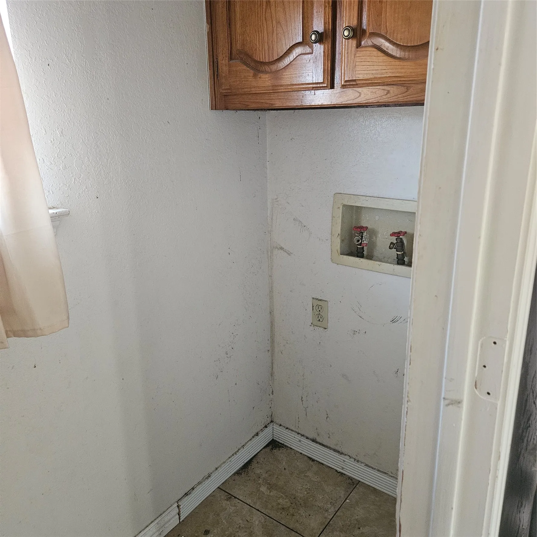 Single Family Residence For Sale in Ellis County , 134 Ridgeway Drive, Red Oak, Texas 75154, 3 Bedroom, 2 Bathroom, 2 Garage spaces, 1,532 Sqft, built in 1985, mls#21372874, Real Estate Agent in Red Oak, Homes For Sale in Ellis county, Homes For Sale in Red Oak, Realtor in Red Oak Texas, Real Estate Brokerage Independent Realty Texas, Luminita Cordes Realtor
