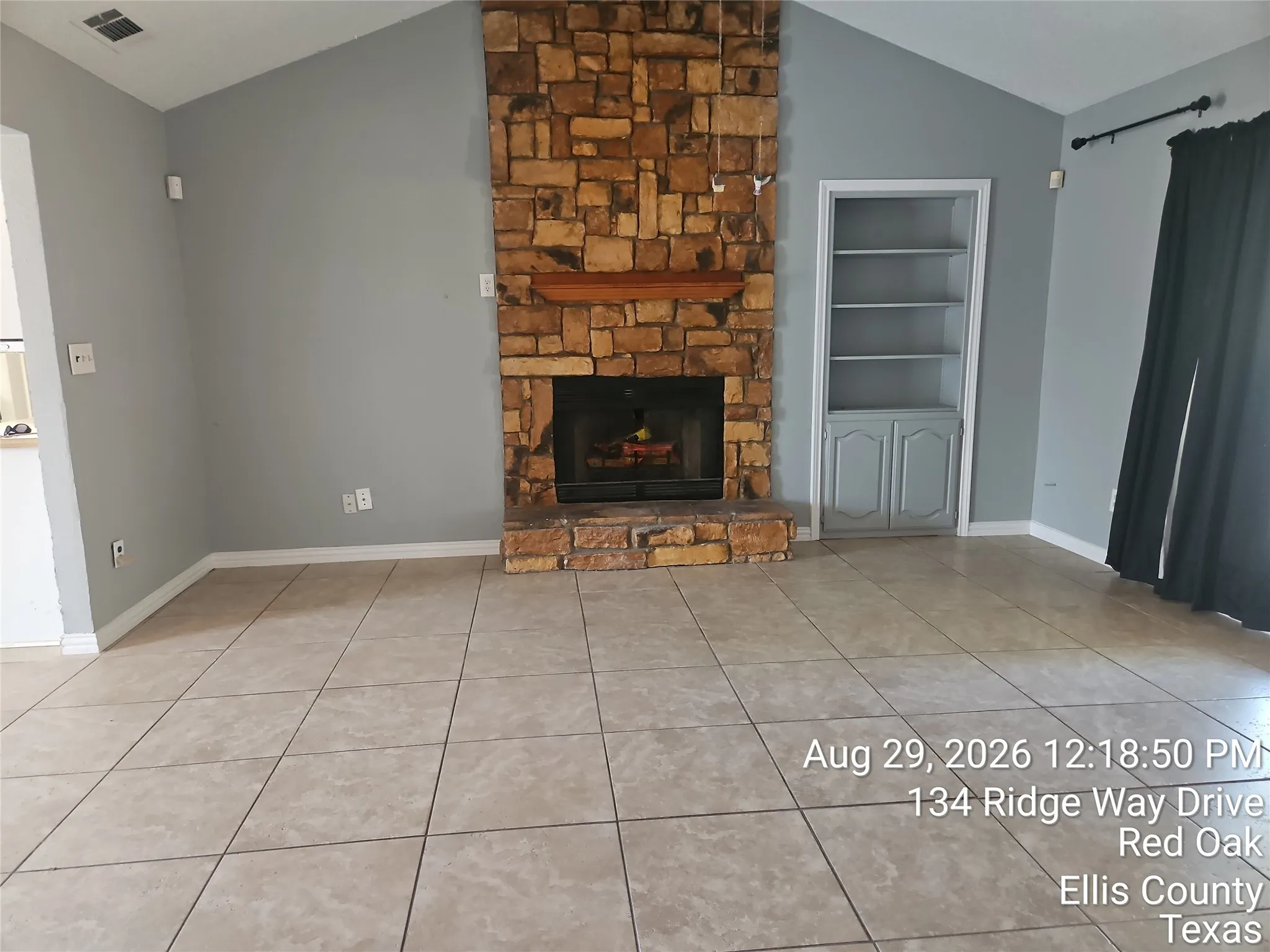 Single Family Residence For Sale in Ellis County , 134 Ridgeway Drive, Red Oak, Texas 75154, 3 Bedroom, 2 Bathroom, 2 Garage spaces, 1,532 Sqft, built in 1985, mls#21372874, Real Estate Agent in Red Oak, Homes For Sale in Ellis county, Homes For Sale in Red Oak, Realtor in Red Oak Texas, Real Estate Brokerage Independent Realty Texas, Luminita Cordes Realtor