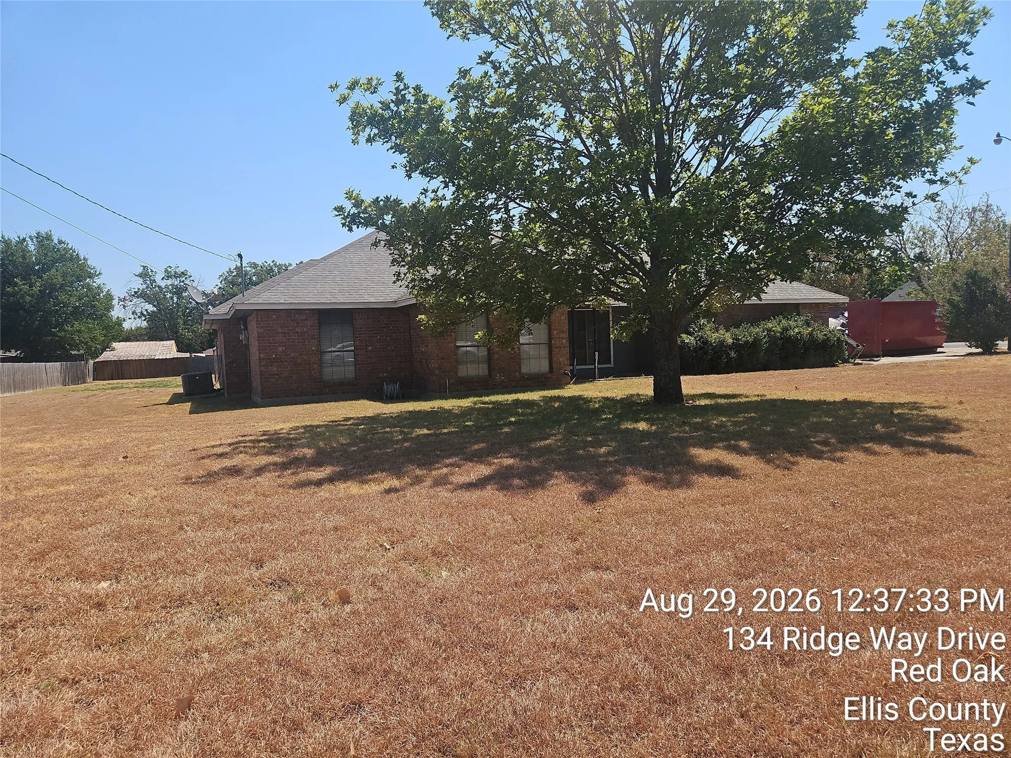 Single Family Residence For Sale in Ellis County , 134 Ridgeway Drive, Red Oak, Texas 75154, 3 Bedroom, 2 Bathroom, 2 Garage spaces, 1,532 Sqft, built in 1985, mls#21372874, Real Estate Agent in Red Oak, Homes For Sale in Ellis county, Homes For Sale in Red Oak, Realtor in Red Oak Texas, Real Estate Brokerage Independent Realty Texas, Luminita Cordes Realtor